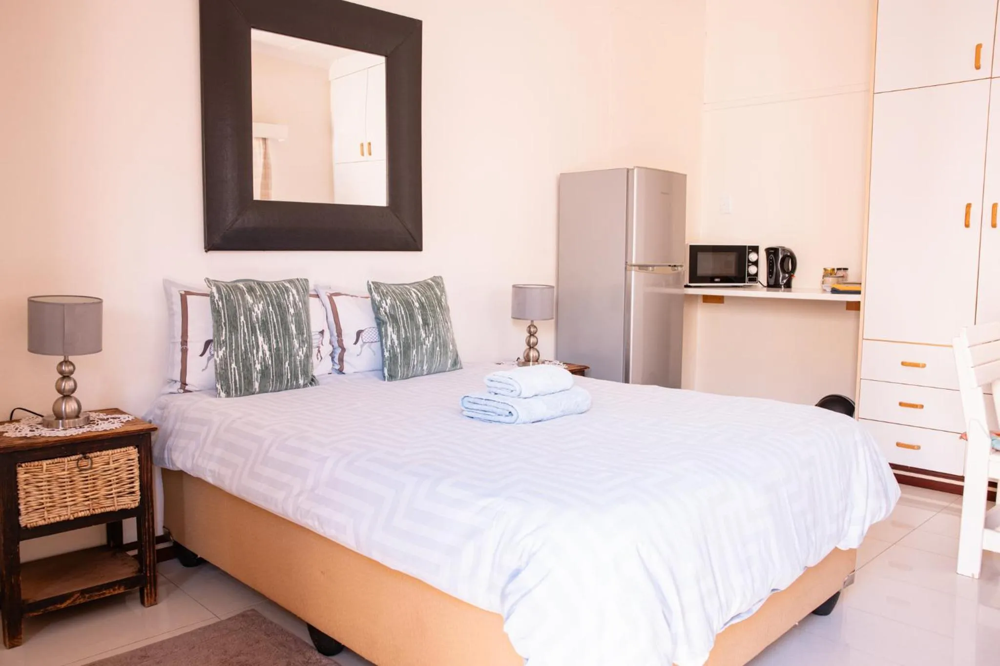 Bedroom, Bed in Emerald Bed&Breakfast