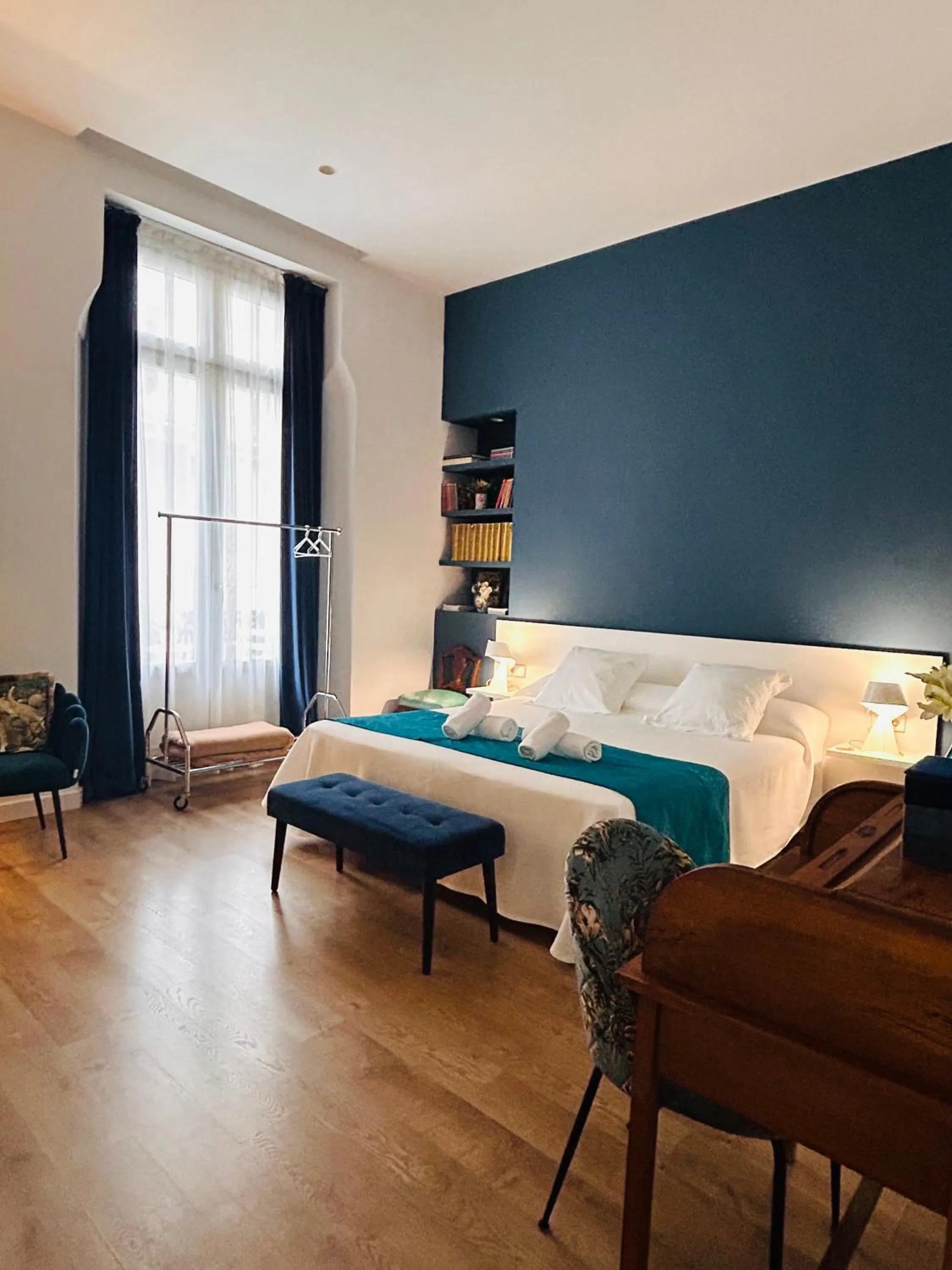 Photo of the whole room, Bed in L'Esplai Valencia