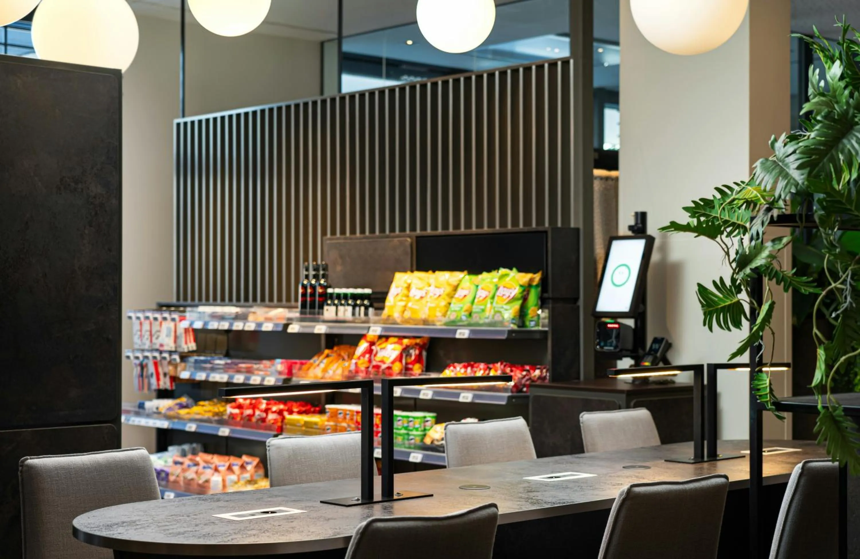 Lobby or reception in Leonardo Hotel Vienna Hauptbahnhof