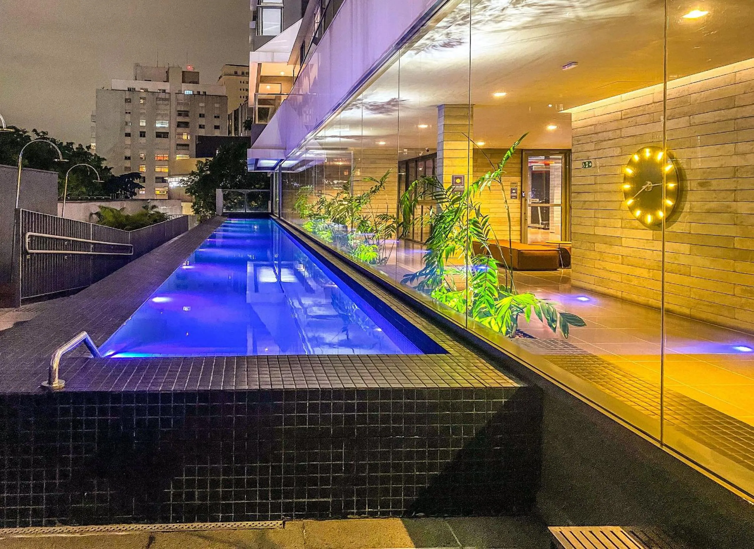 Pool view in Elite Oscar Freire (Vivare)