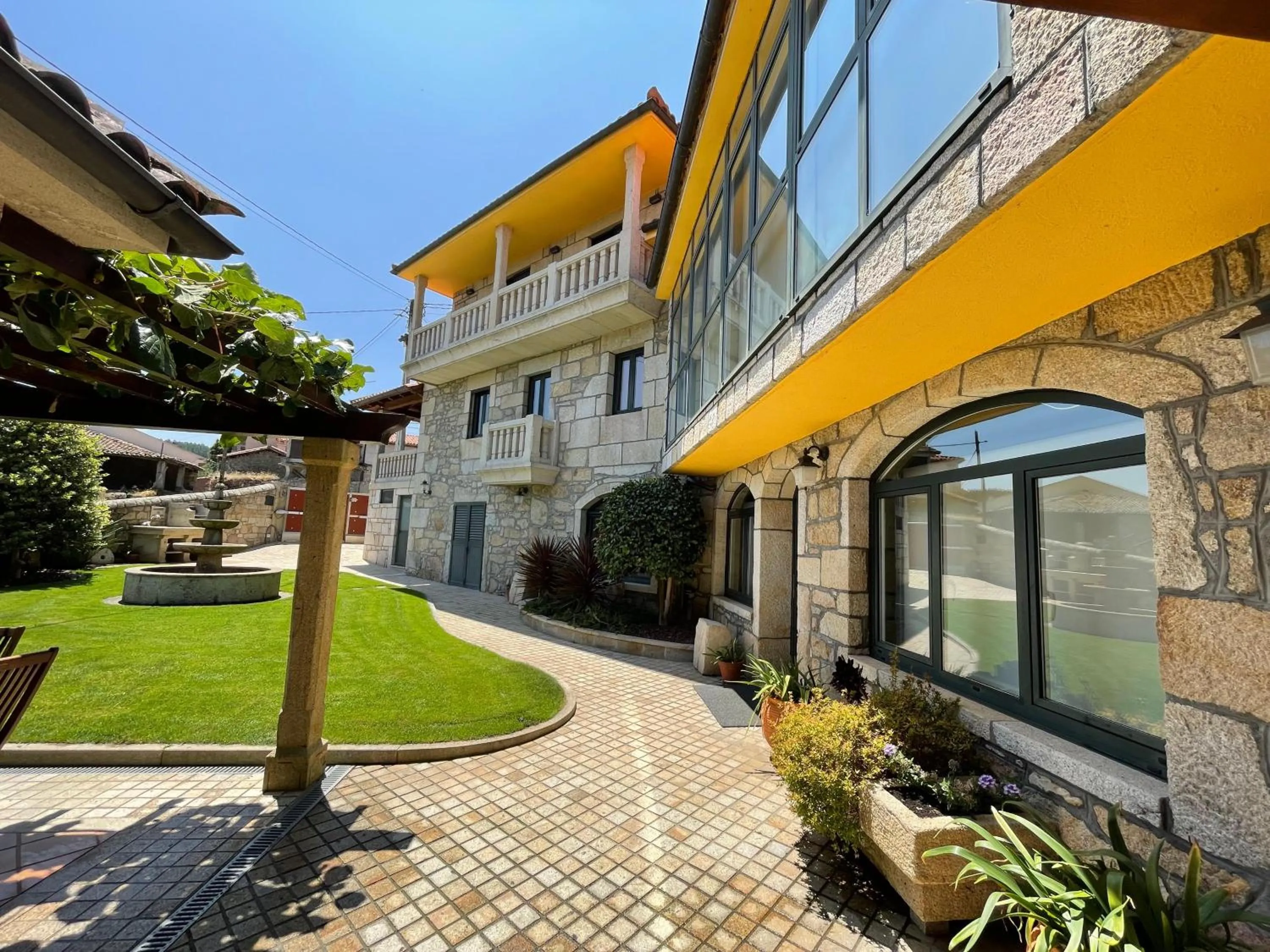 Garden in Apartamentos Río Sil