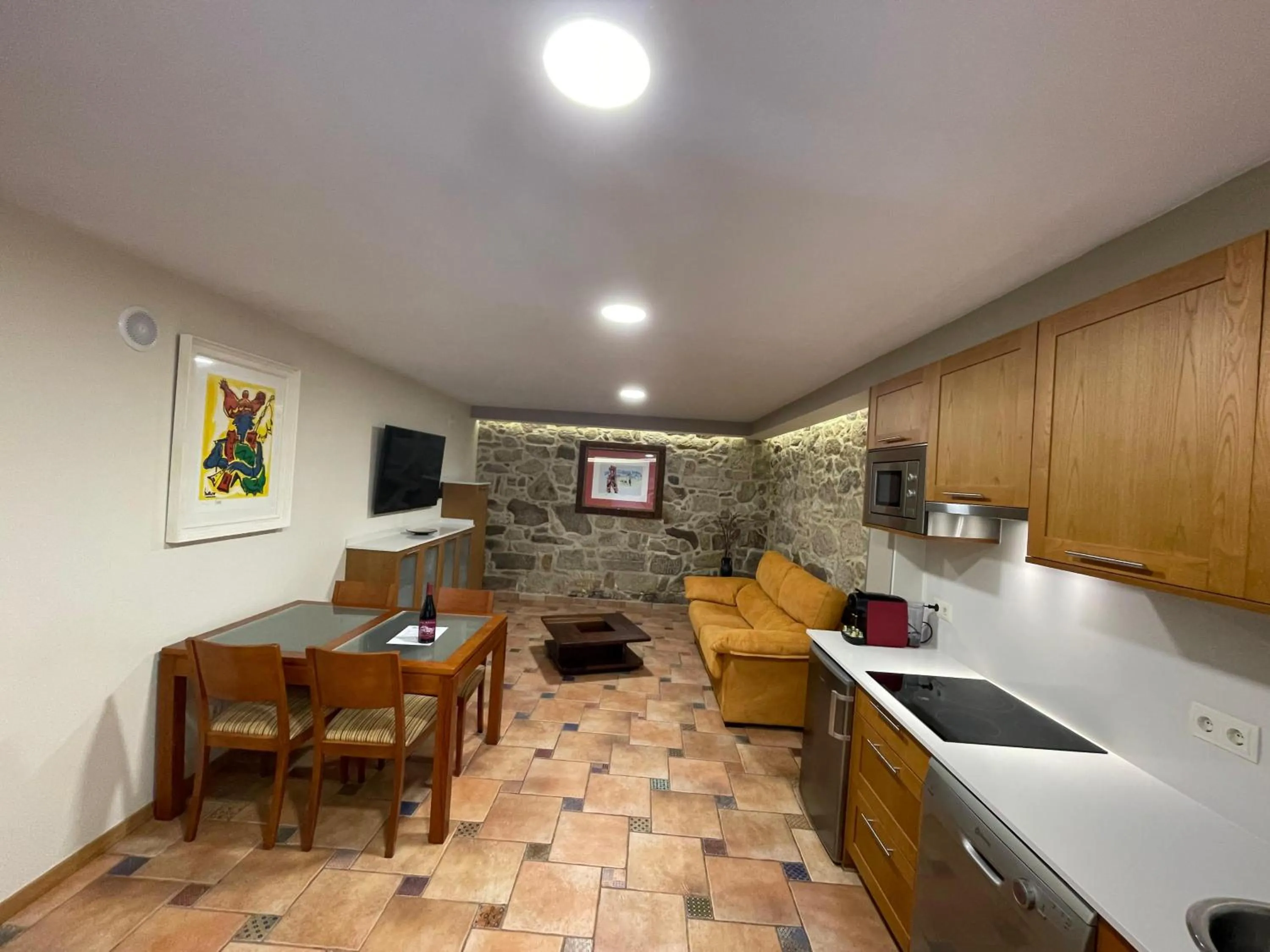 Dining area in Apartamentos Río Sil