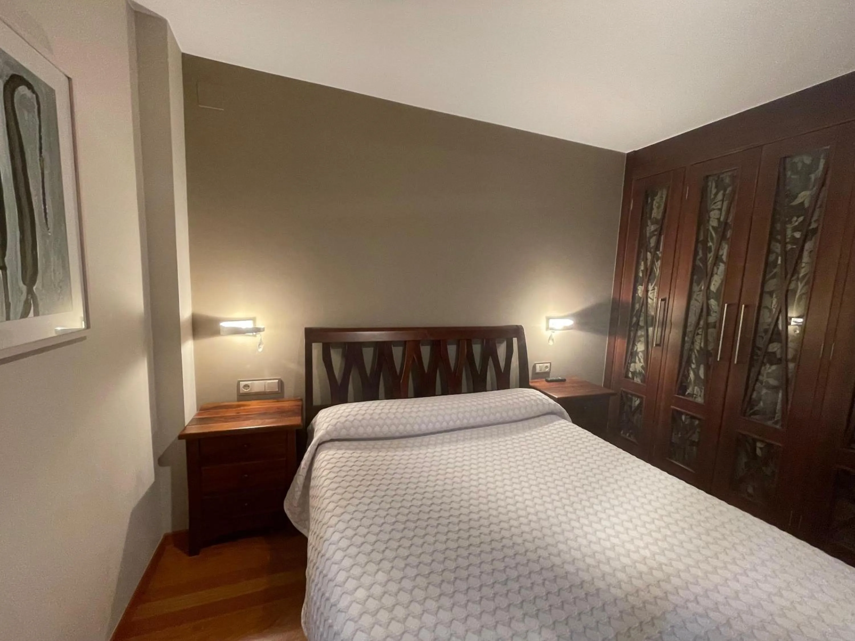 Bedroom, Bed in Apartamentos Río Sil