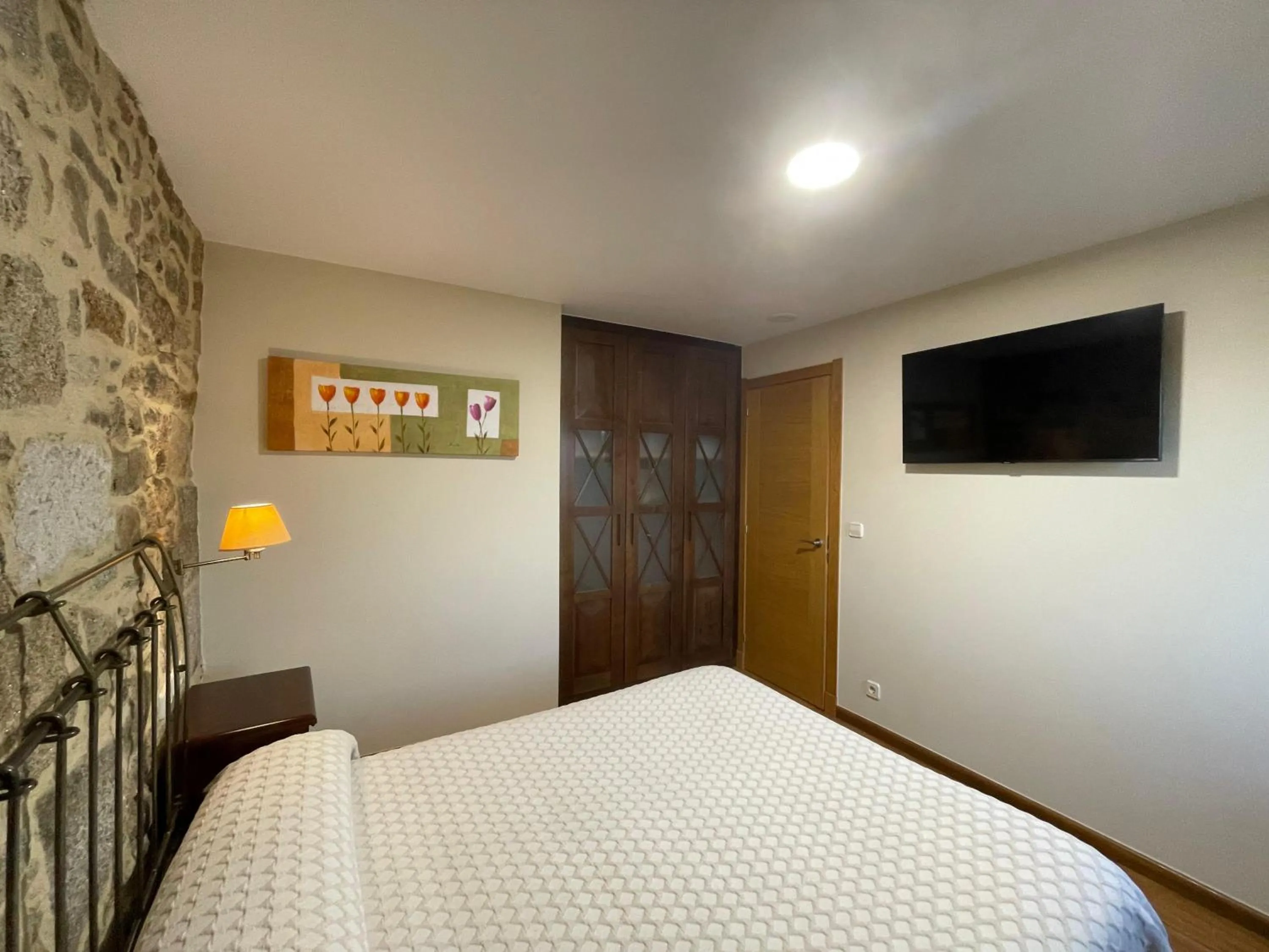 Bedroom, Bed in Apartamentos Río Sil