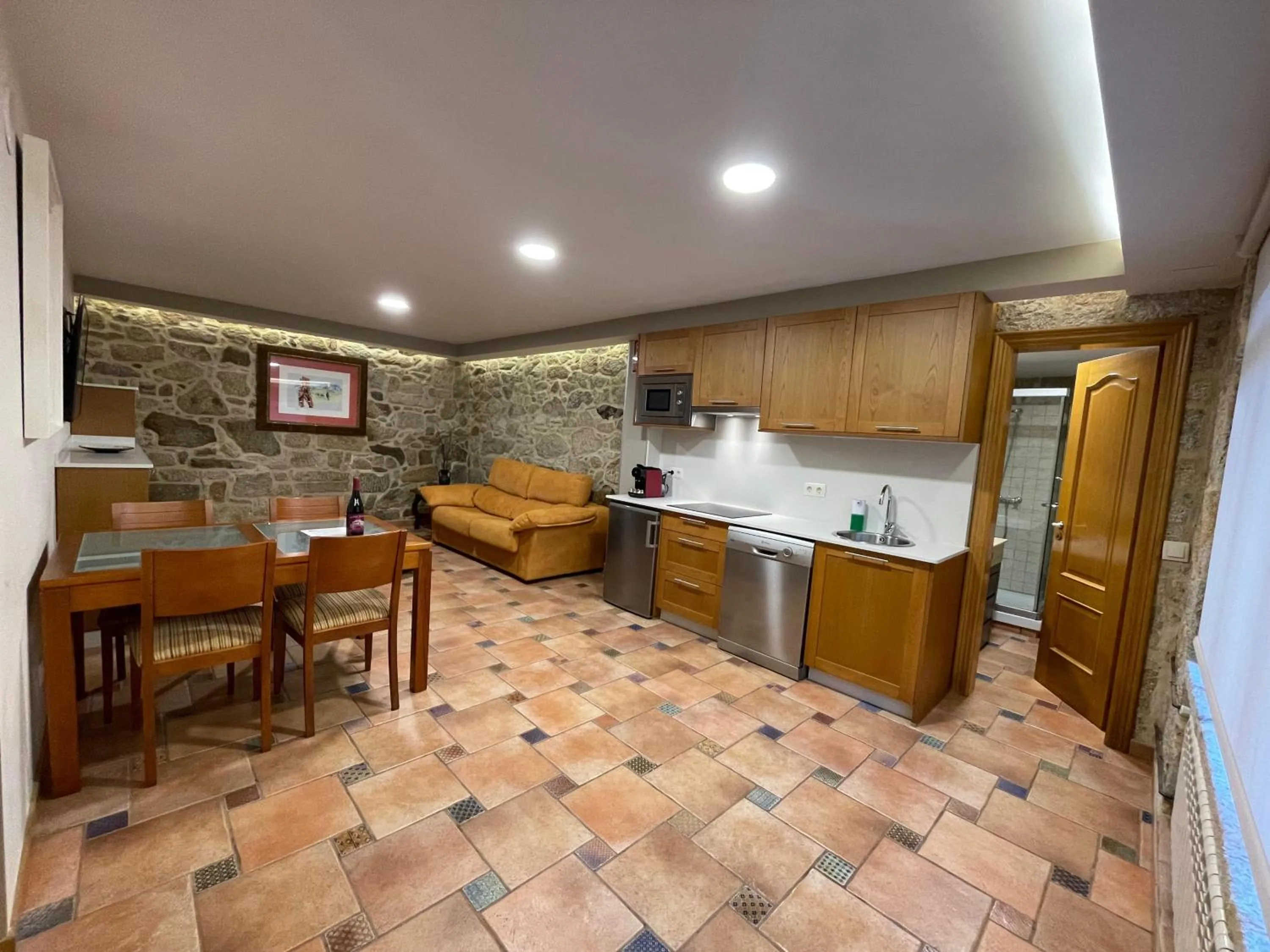 kitchen in Apartamentos Río Sil