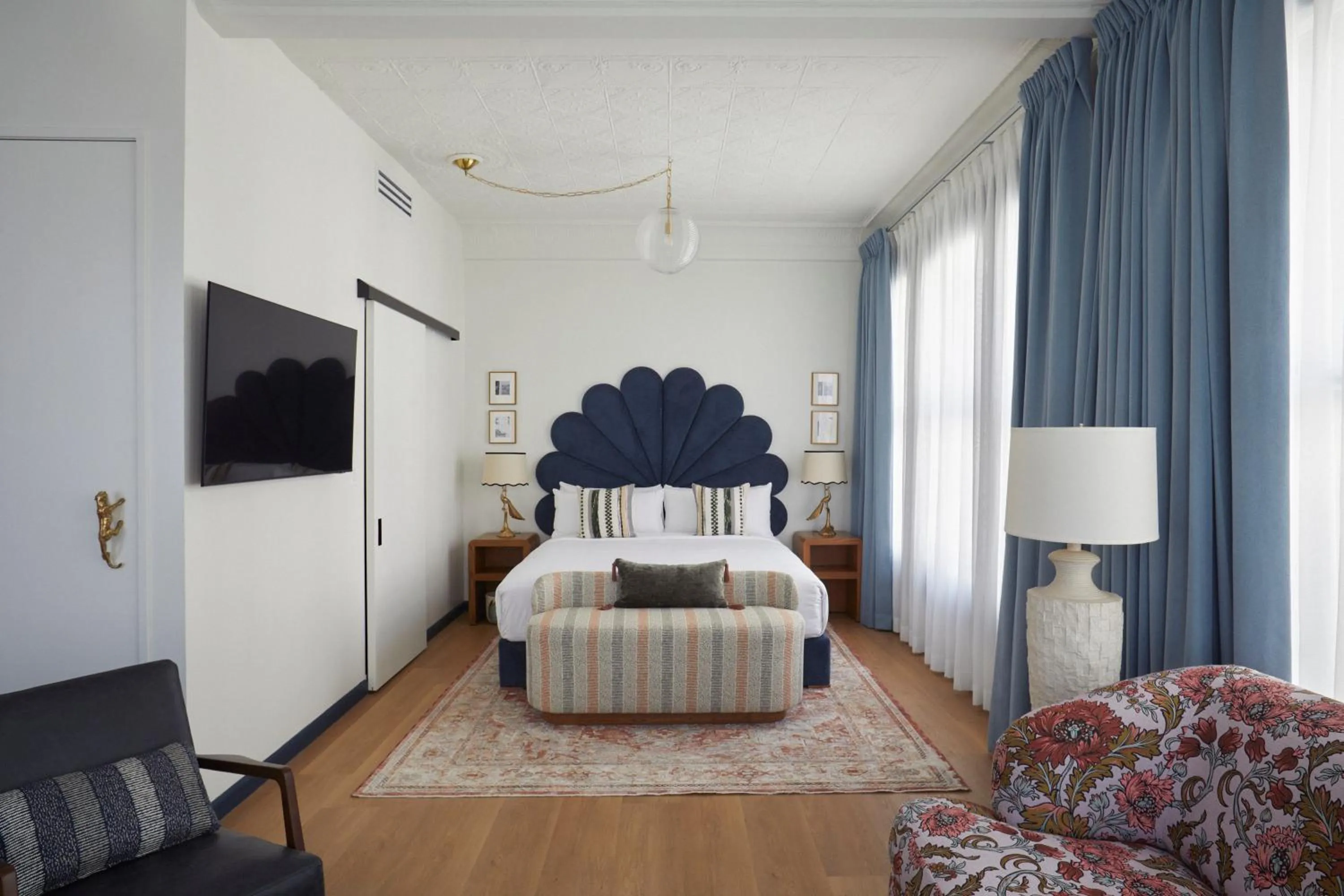 Bedroom, Bed in Granger Hotel San Diego, a Member of Design Hotels, part of Marriott Bonvoy