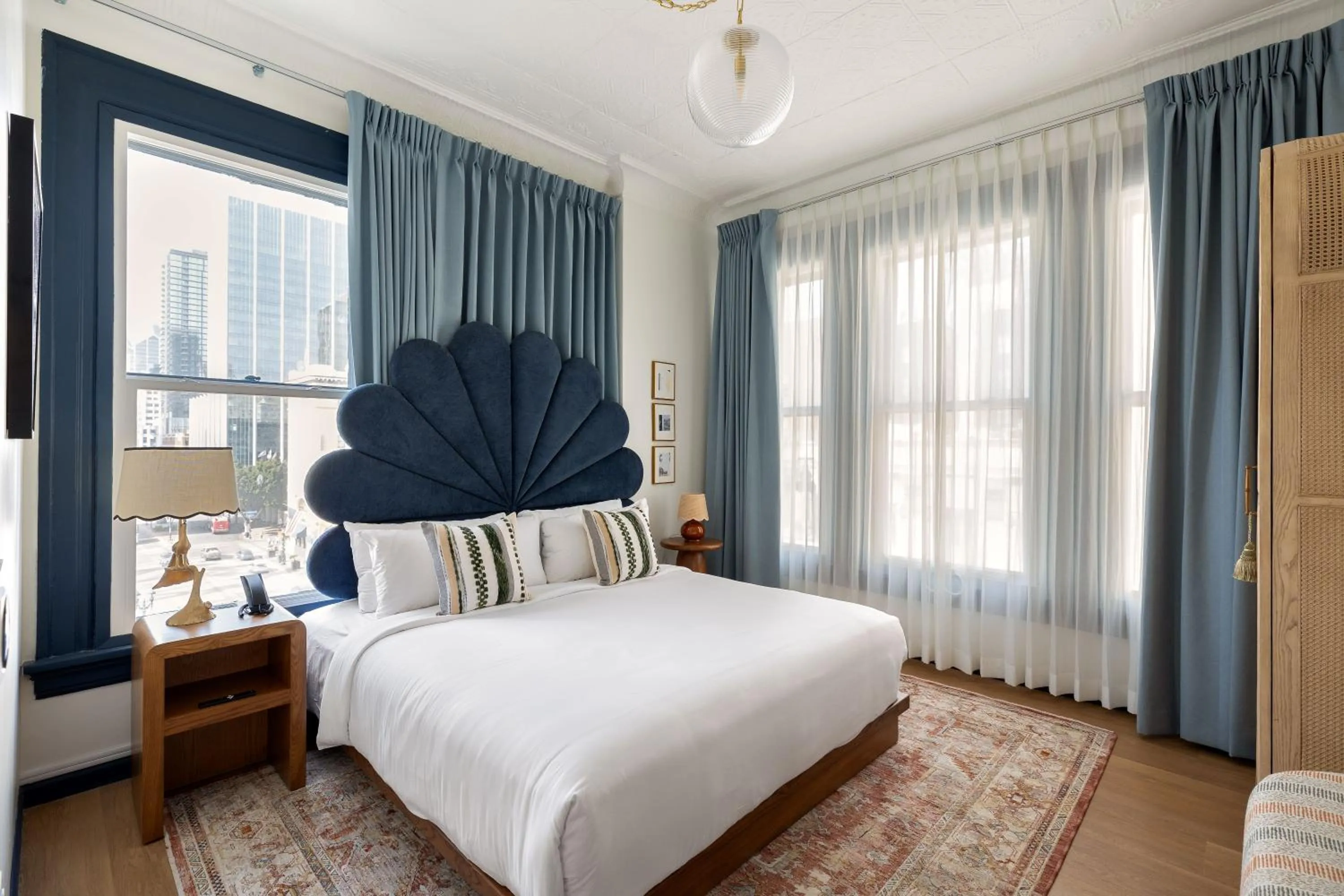 Bed in Granger Hotel San Diego, a Member of Design Hotels, part of Marriott Bonvoy