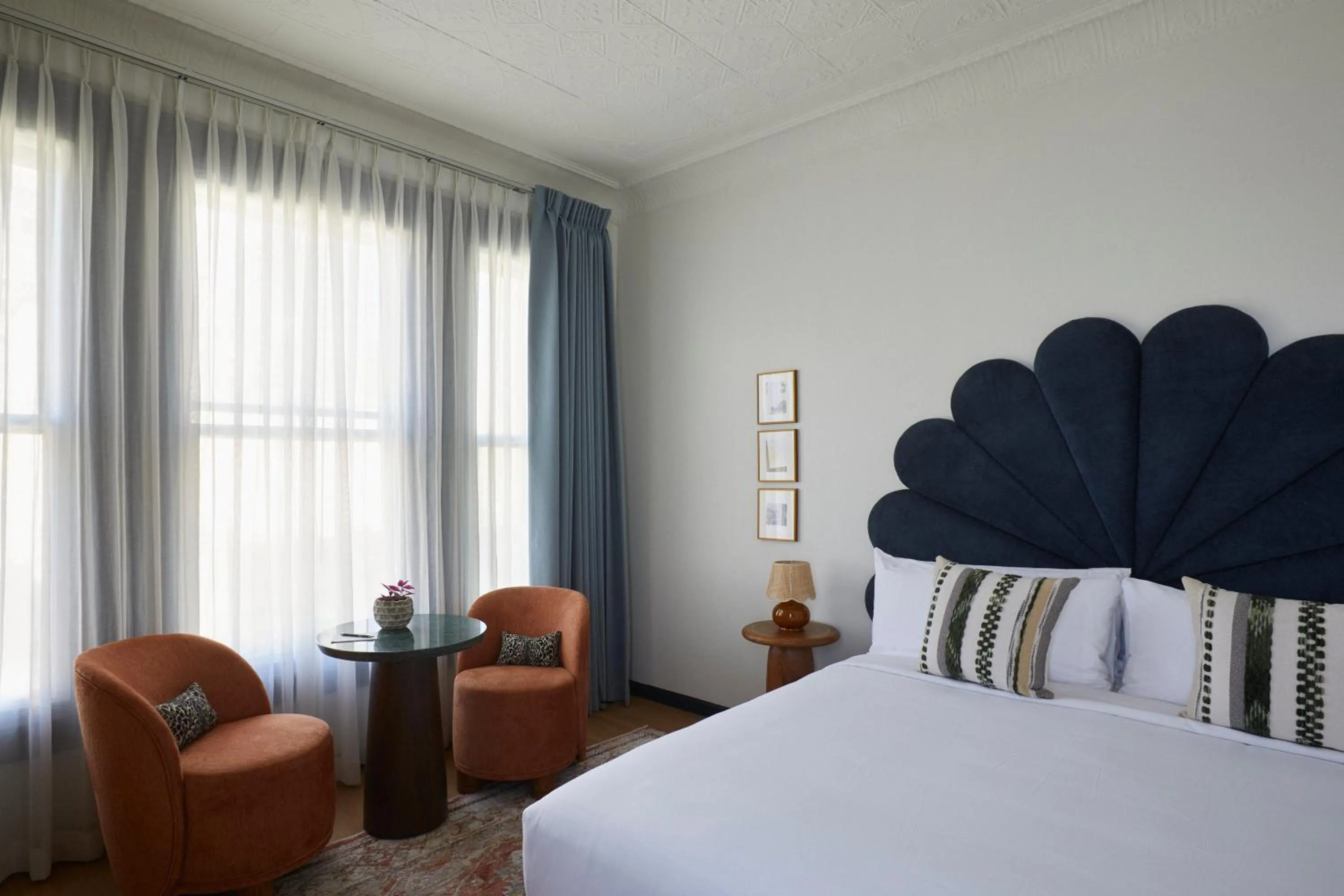 Bedroom, Bed in Granger Hotel San Diego, a Member of Design Hotels, part of Marriott Bonvoy