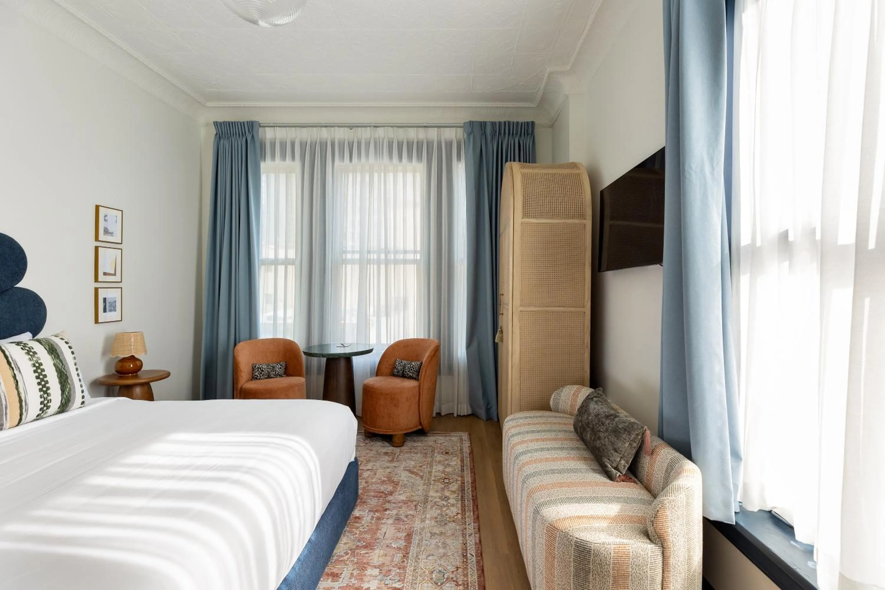 Photo of the whole room, Bed in Granger Hotel San Diego, a Member of Design Hotels, part of Marriott Bonvoy