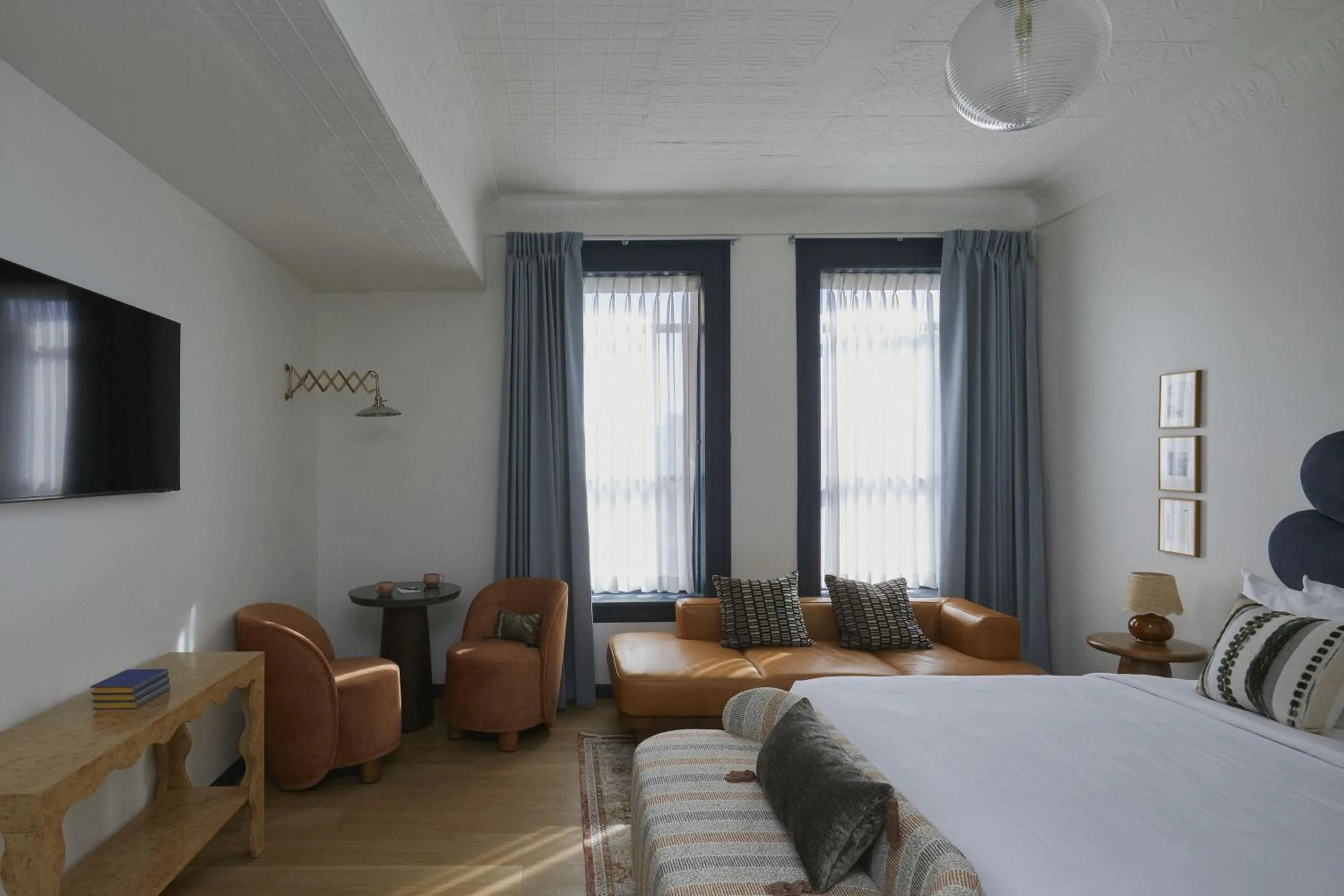 Bedroom, Bed in Granger Hotel San Diego, a Member of Design Hotels, part of Marriott Bonvoy
