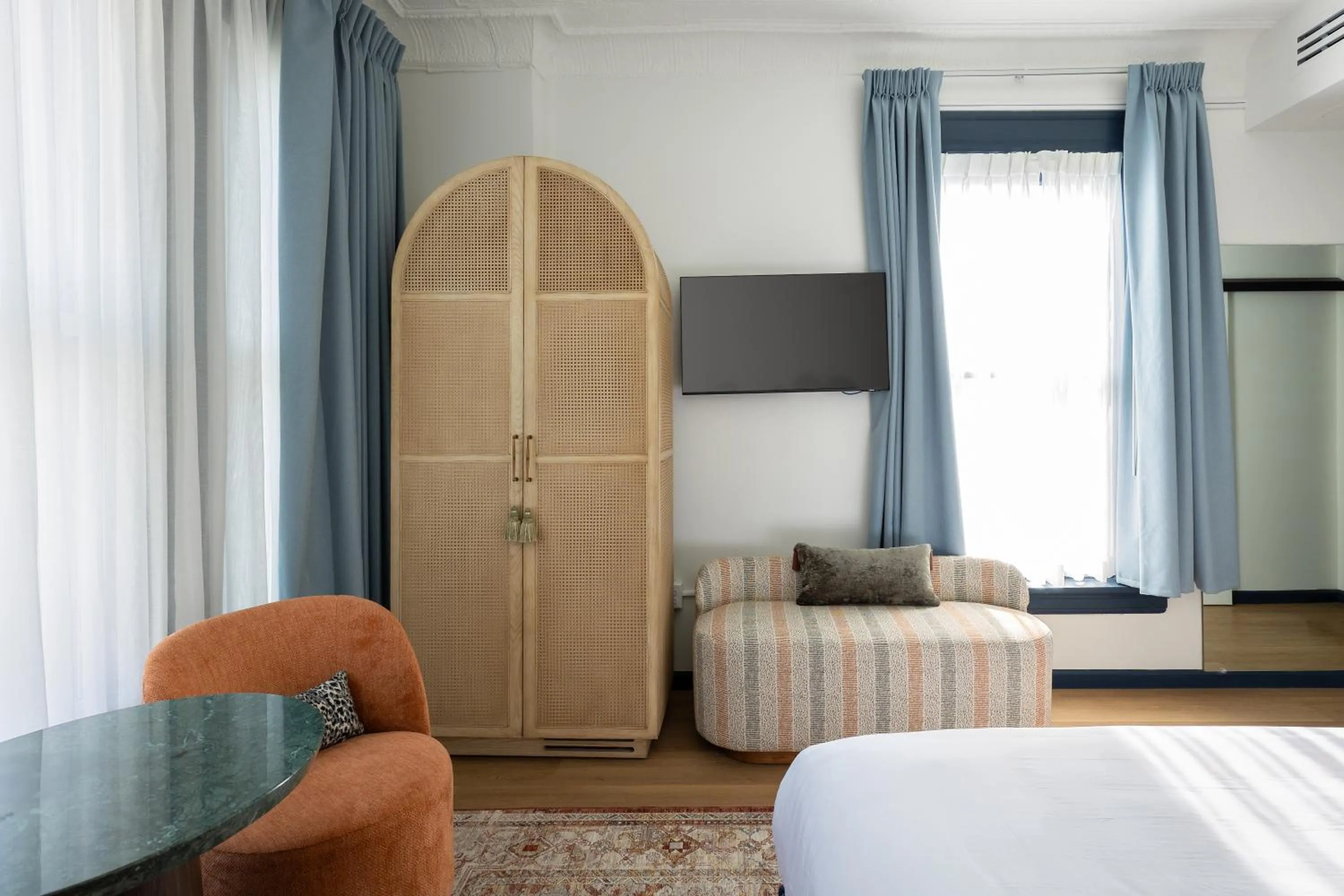 Bedroom, Bed in Granger Hotel San Diego, a Member of Design Hotels, part of Marriott Bonvoy