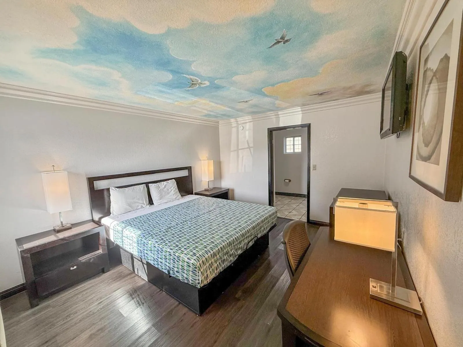 Bed in Super 7 Motel - Anaheim Packing District & Disneyland