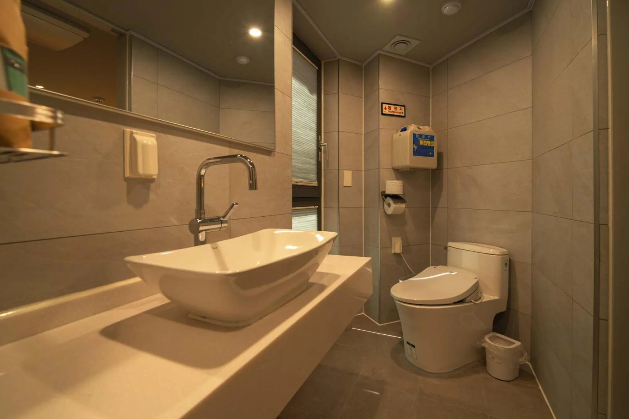 Shinchon Mayven Hotel