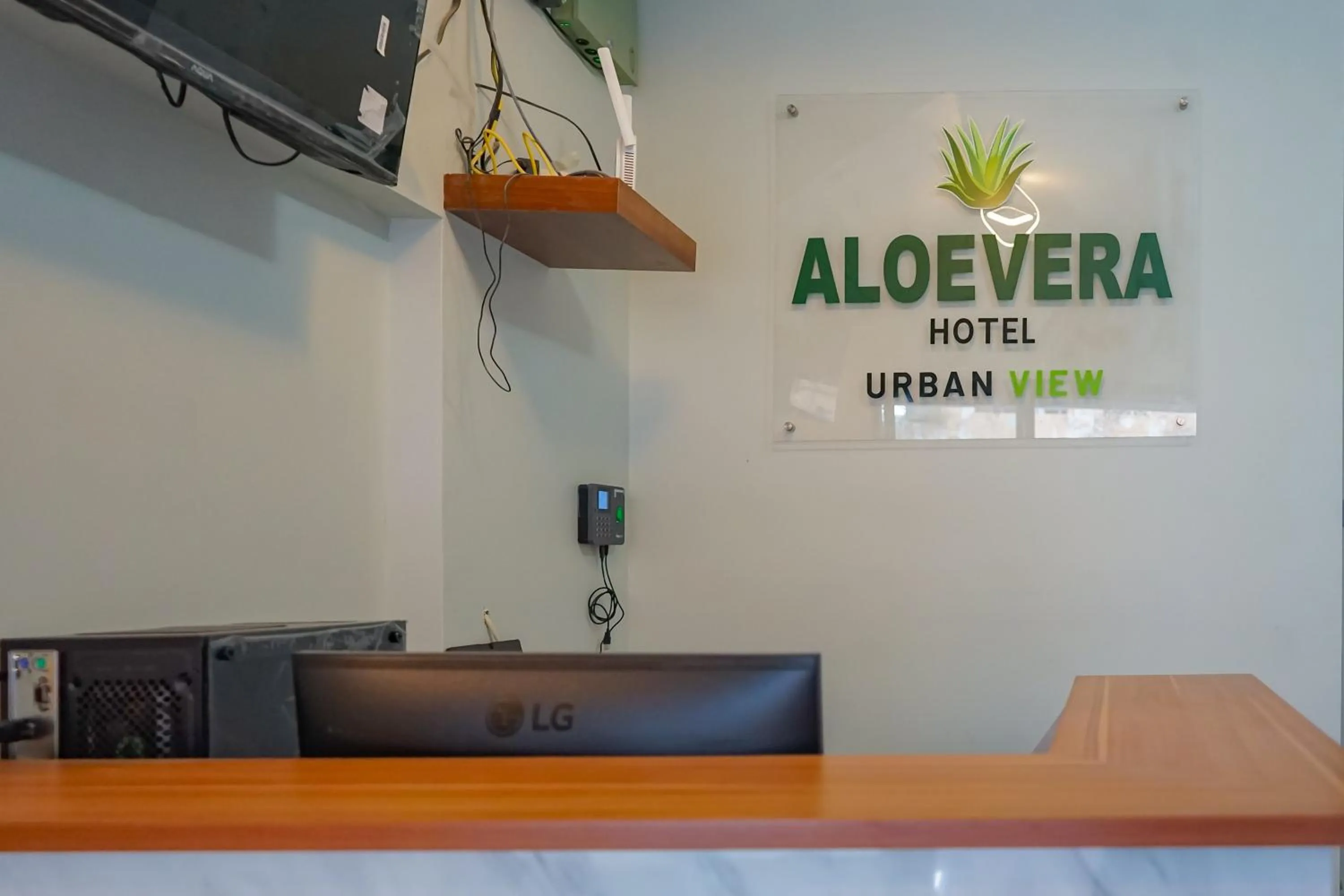 Lobby or reception in Urbanview Hotel Aloevera Pontianak by RedDoorz