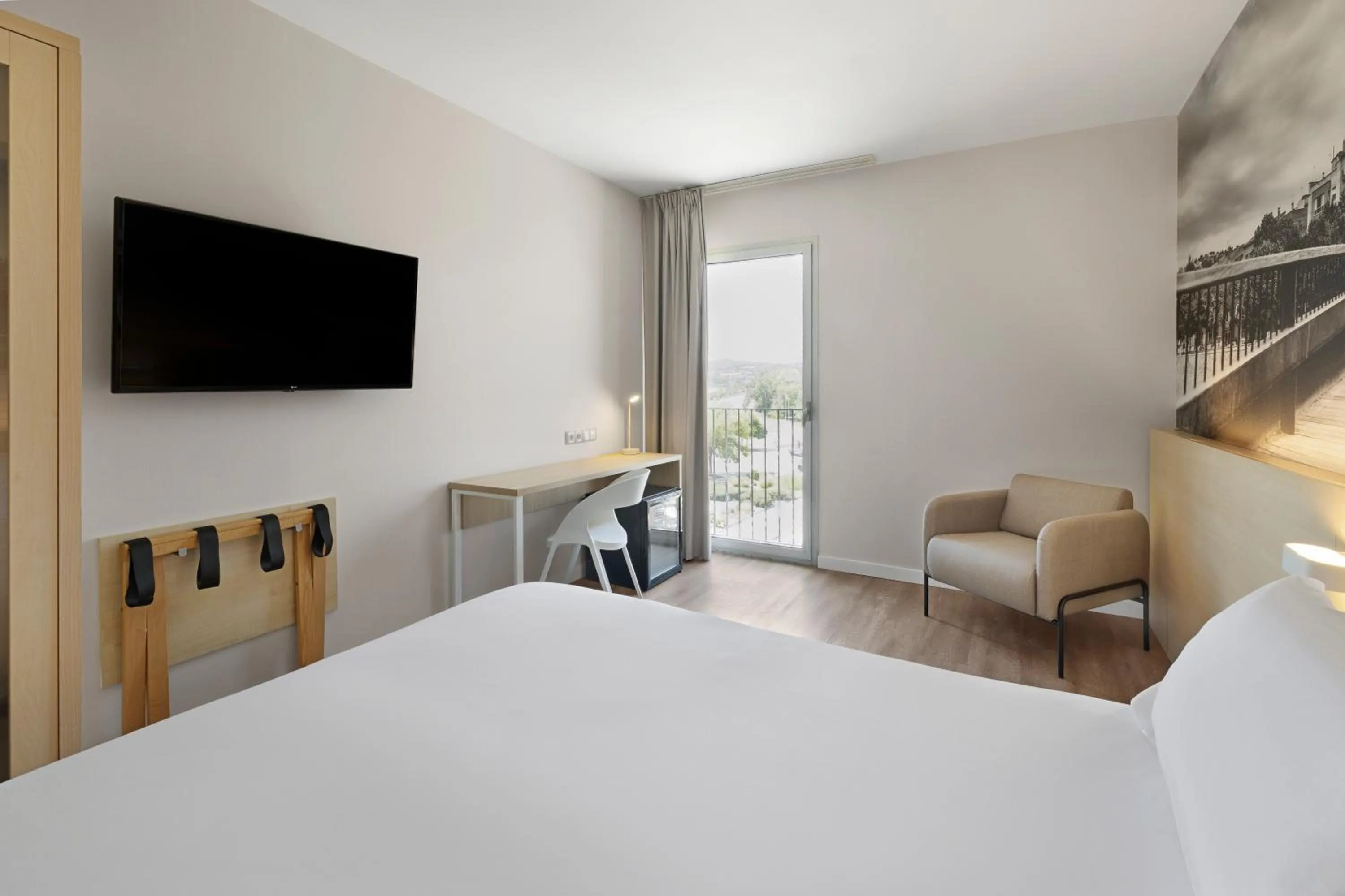 Bed in B&B HOTEL Girona 3