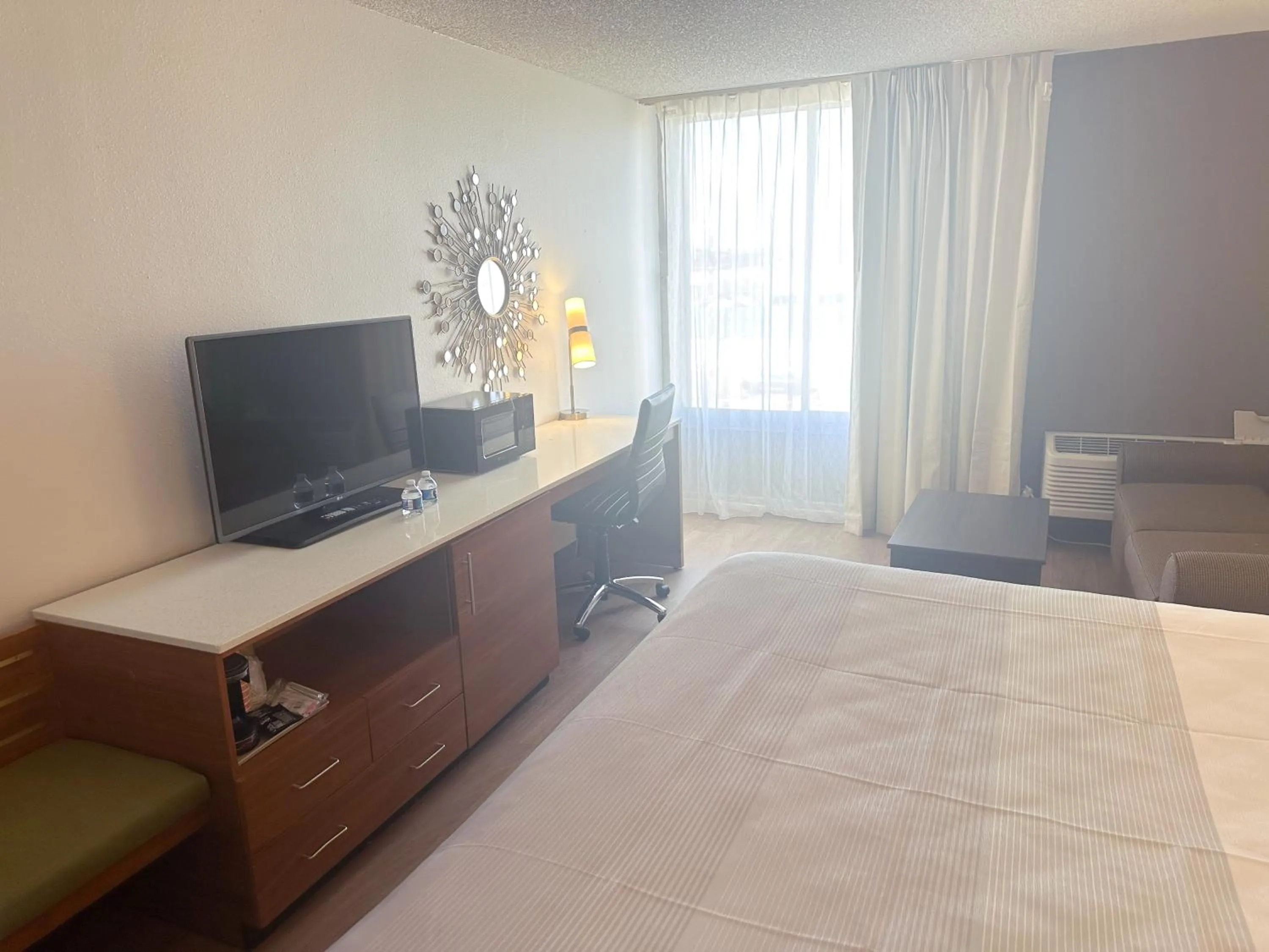 Bedroom, Bed in Quality Inn & Suites Fort Collins East