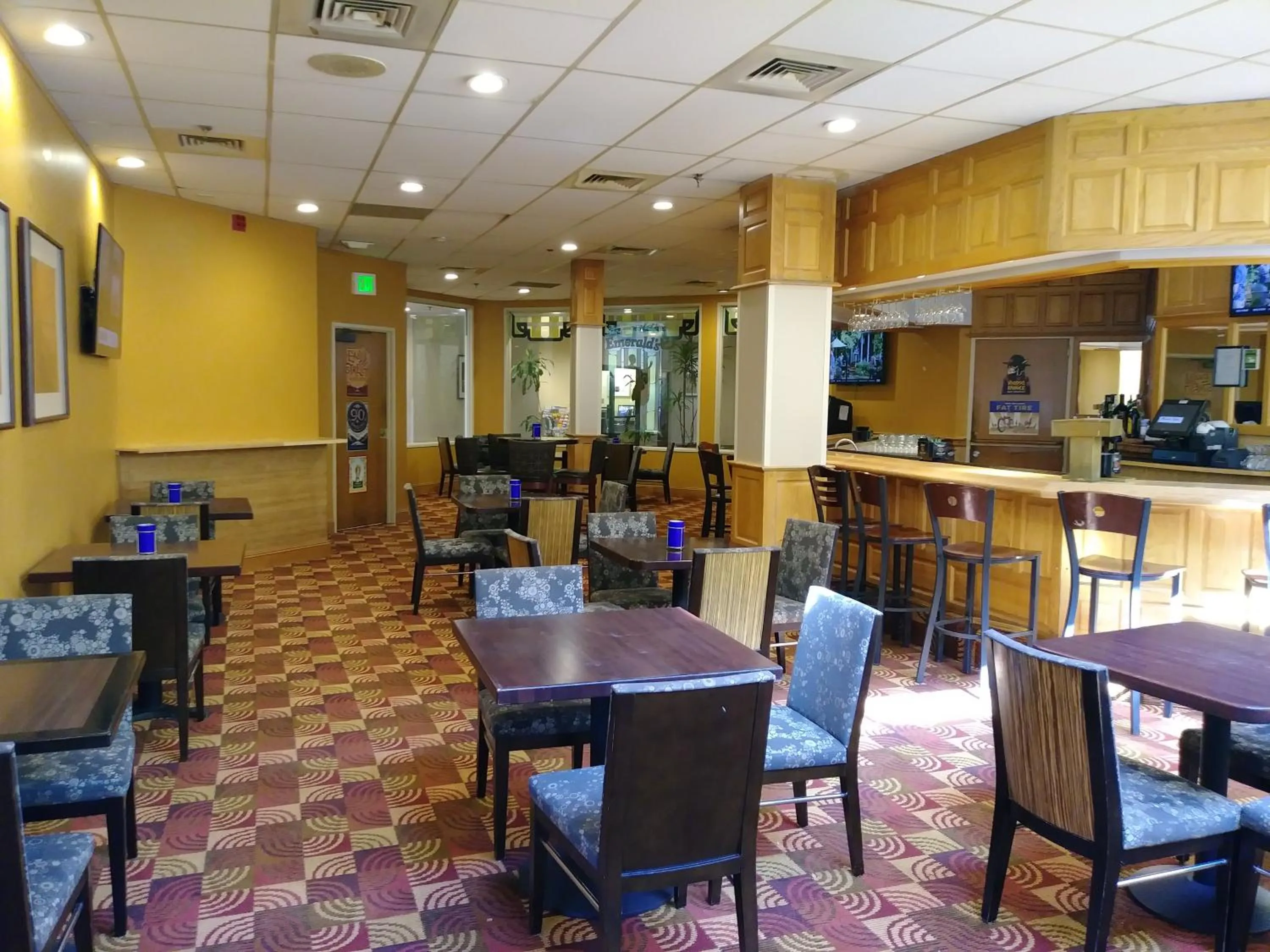 Lounge or bar in Quality Inn & Suites Fort Collins East