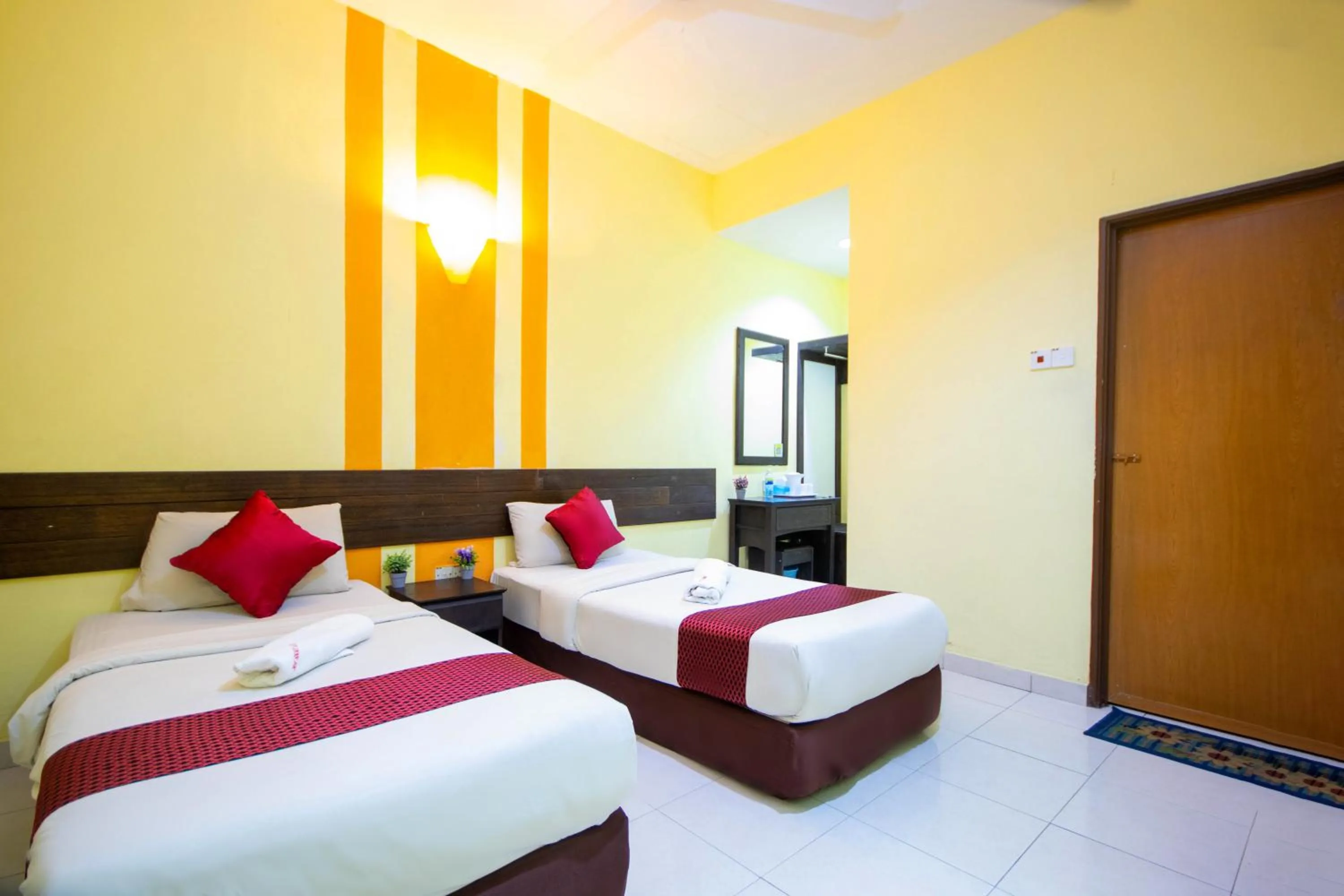 Bedroom, Bed in Sun Inns Rest House Kuantan