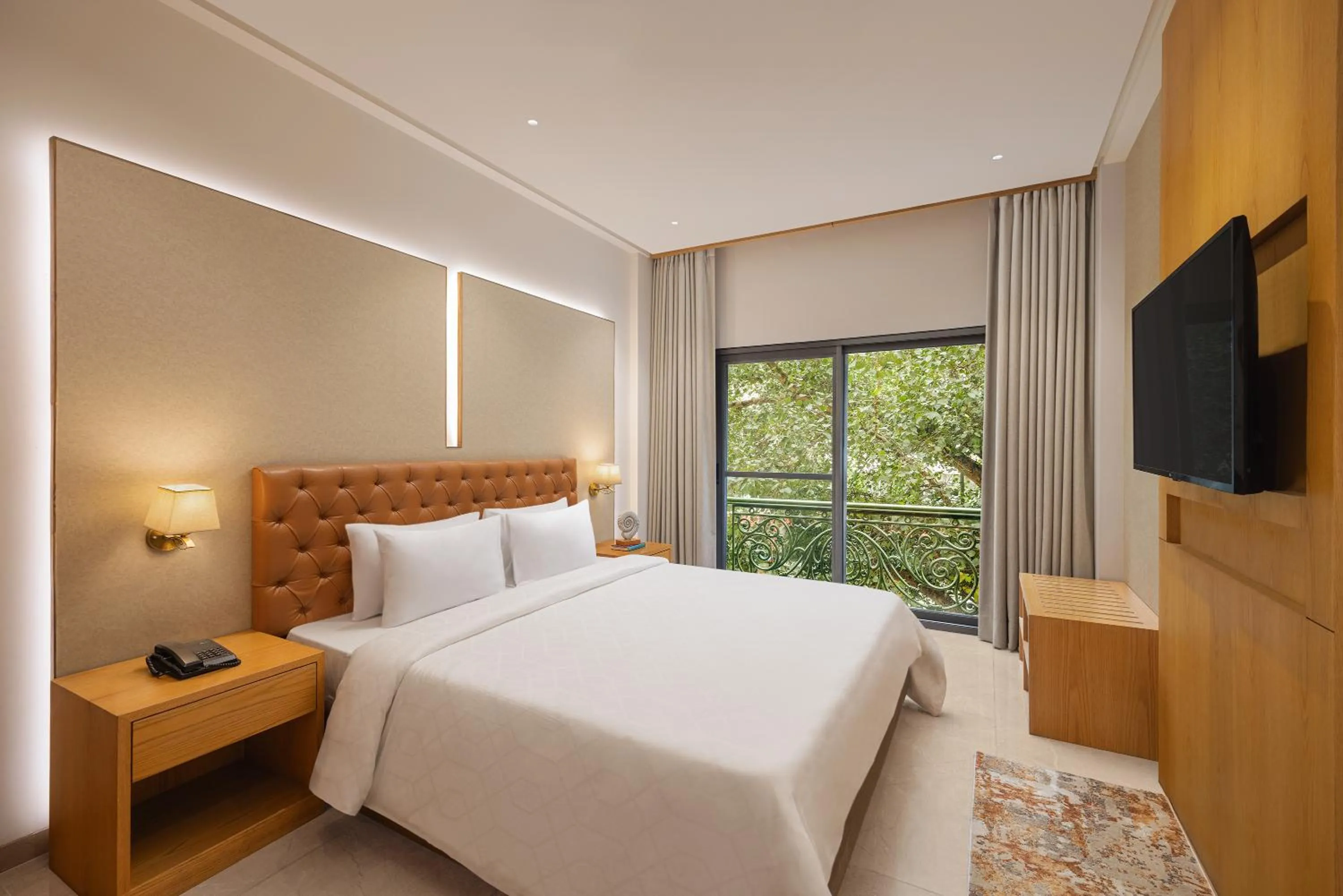 View (from property/room), Bed in Ginger Delhi, Chanakyapuri