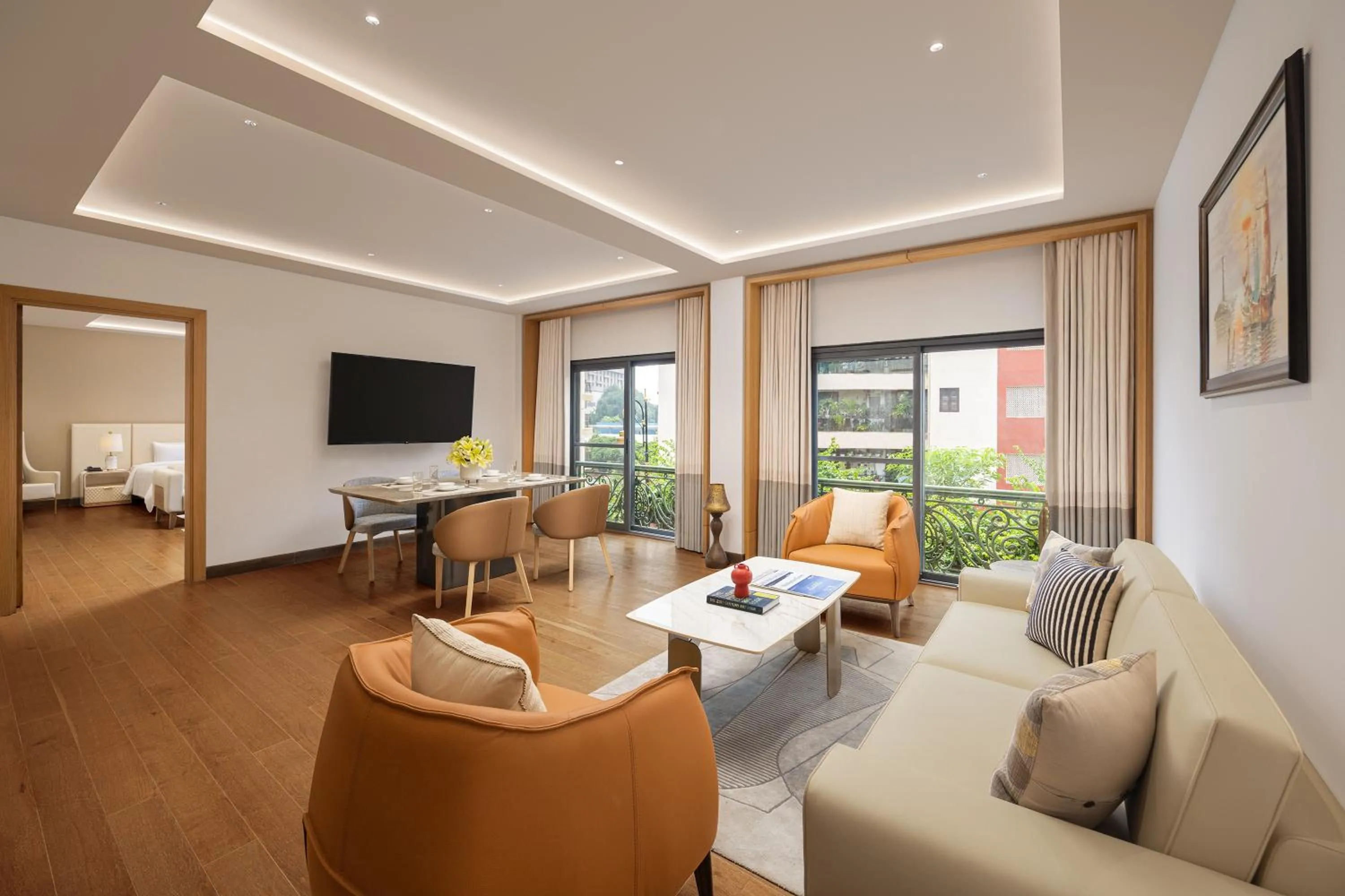 Seating area in Ginger Delhi, Chanakyapuri