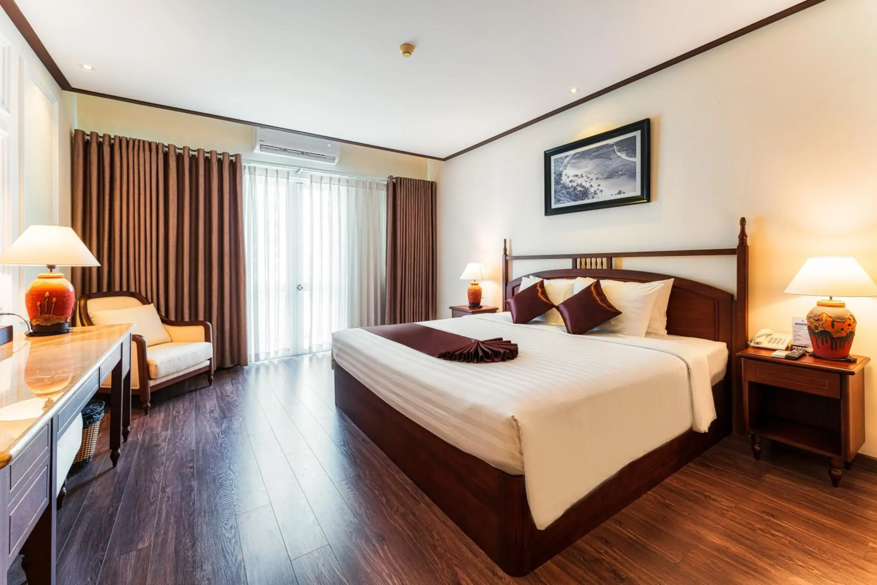 Deluxe Double Room in Tran Vien Dong Hotel Deluxe Double Room in Tran Vien Dong Hotel