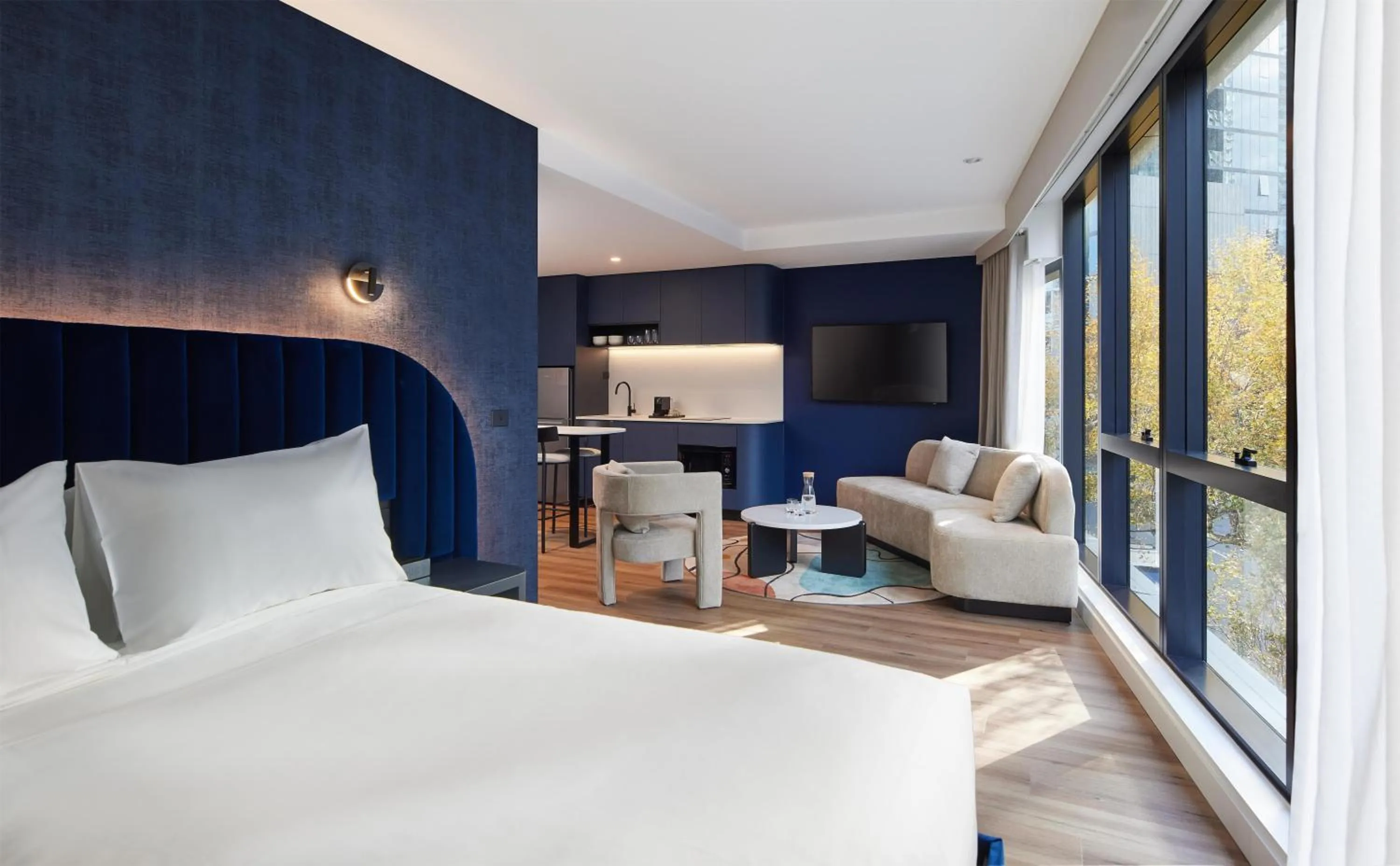 Photo of the whole room, Bed in Hyatt House South Melbourne