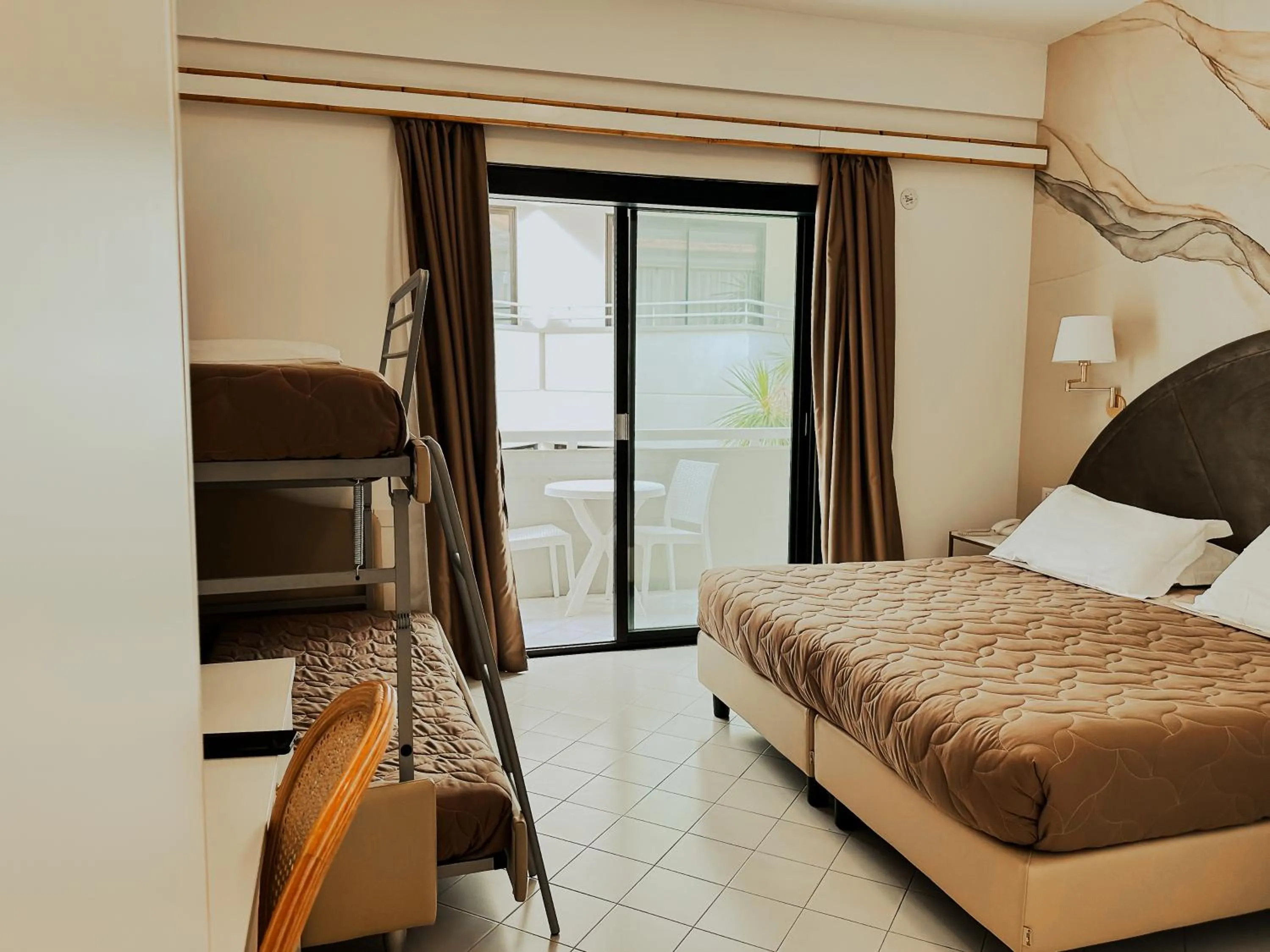 Photo of the whole room, Bed in Hotel President - Vintage Hotel in centro