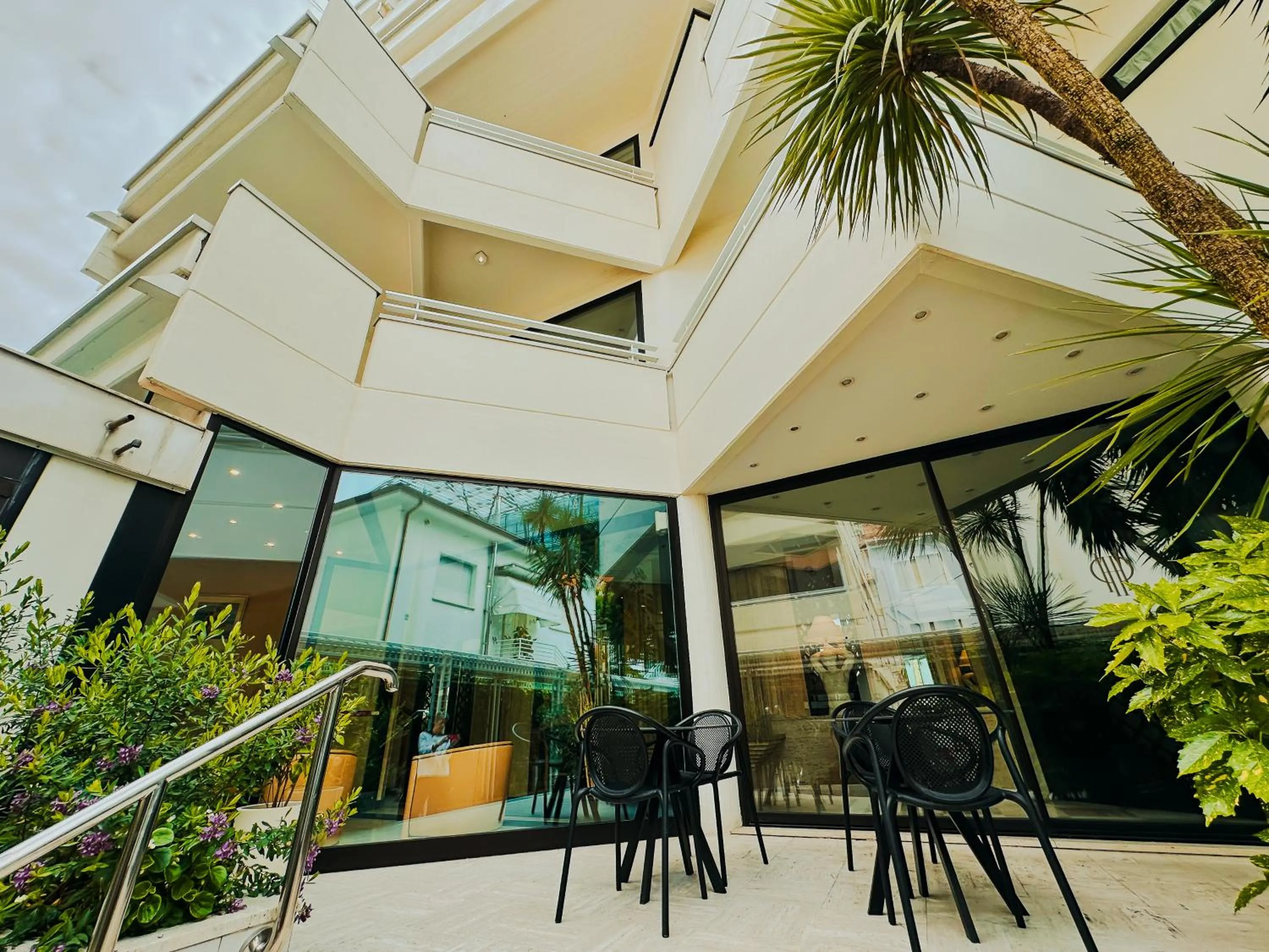 Property building in Hotel President - Vintage Hotel in centro