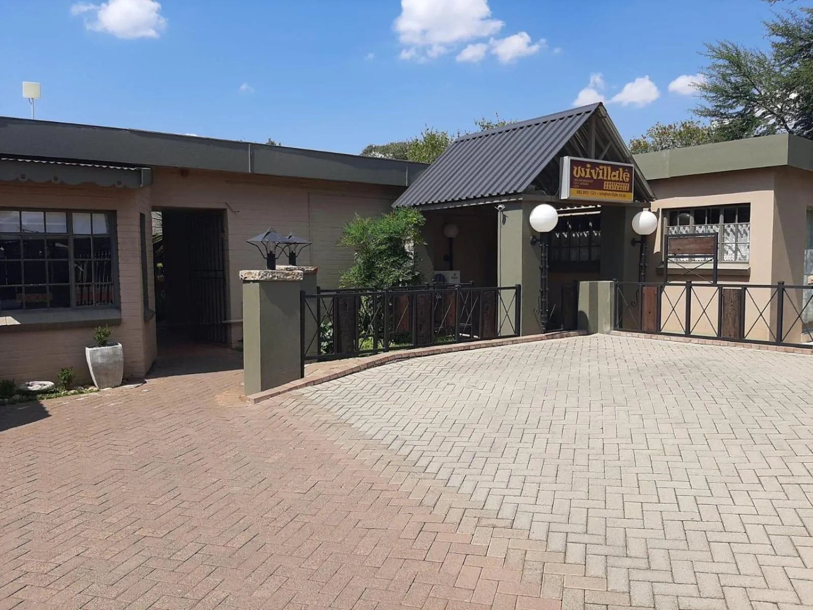 Property building in Wi Villa Lê Guest House