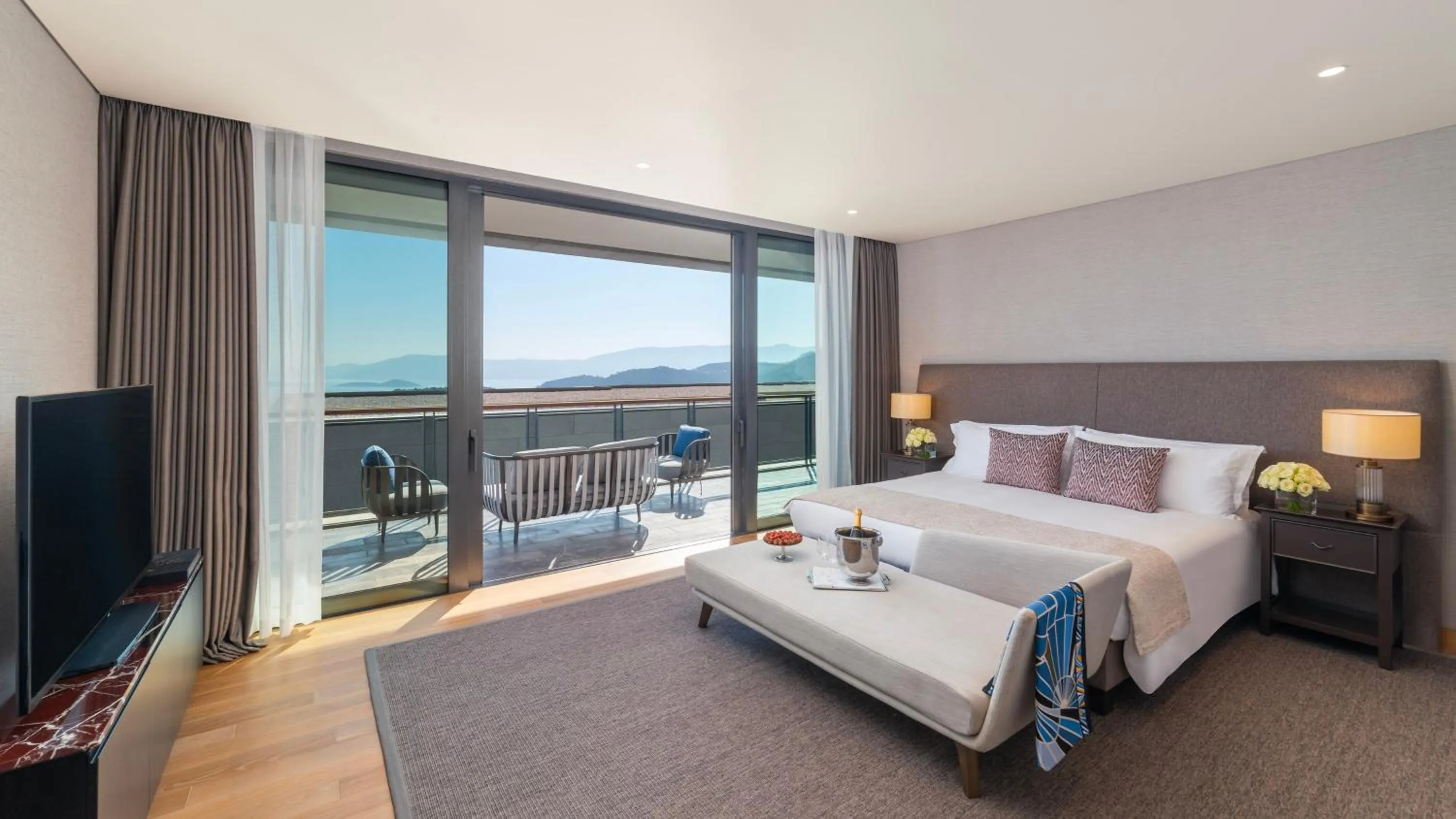 Bedroom, Bed in Mandarin Oriental, Bodrum