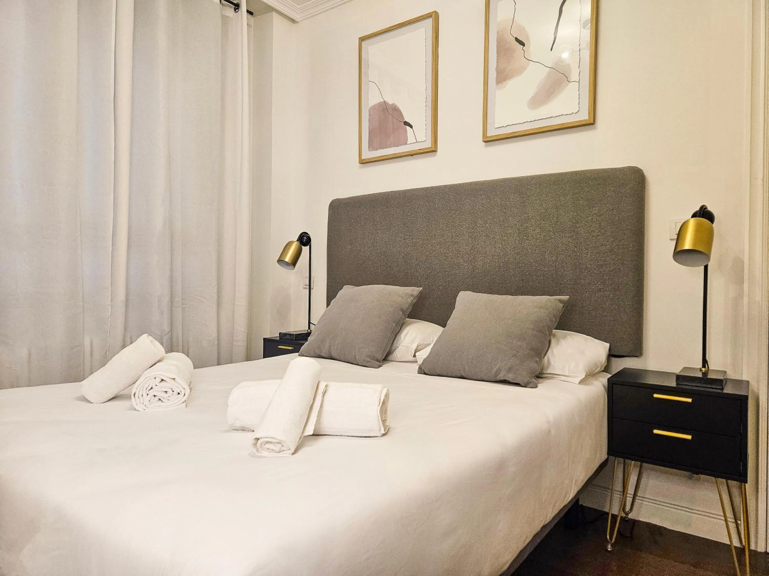 Bed in Apartamentos Zaragoza Independencia 3000