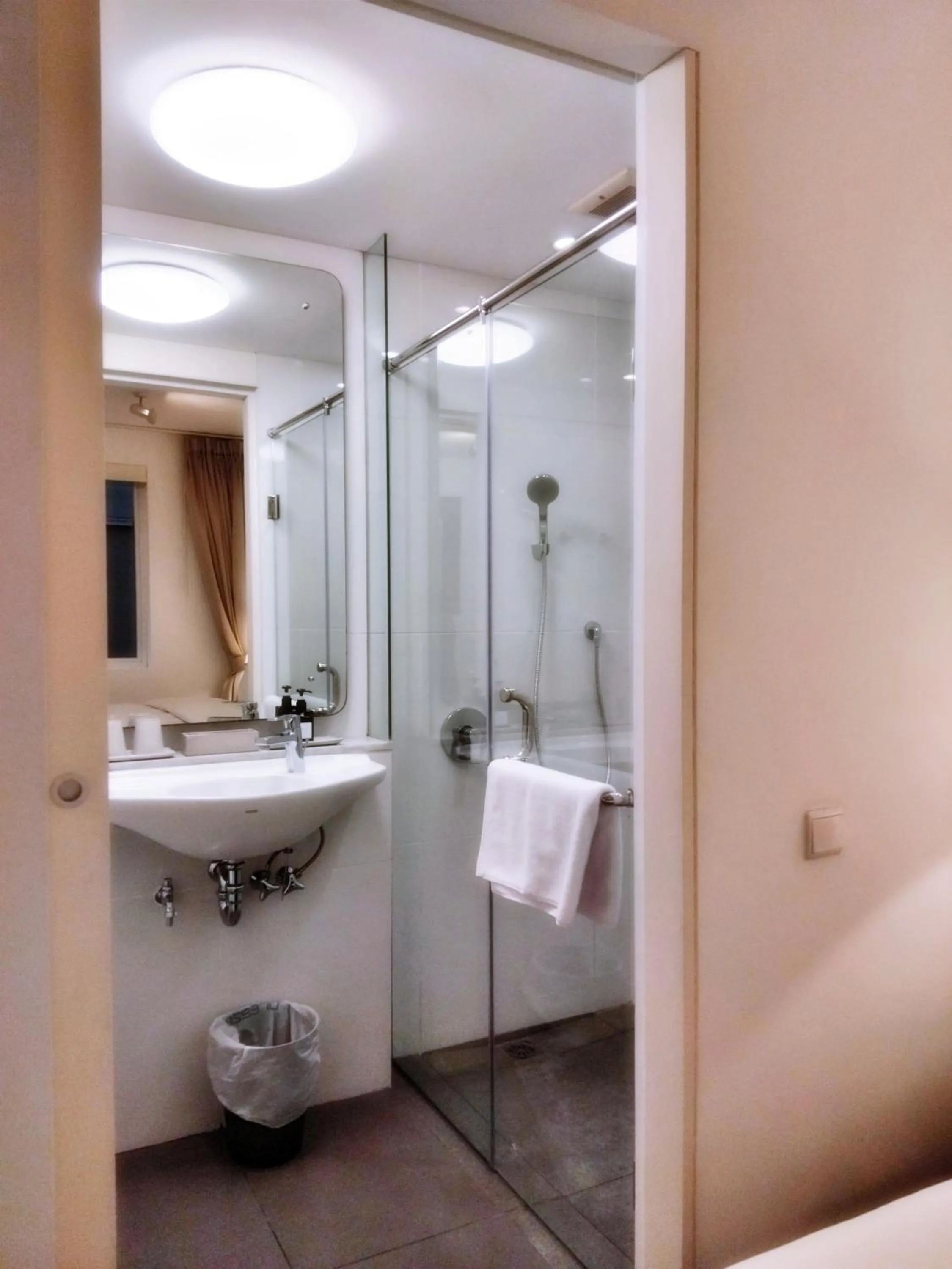 Bathroom in KoenoKoeni Boutique Hotel