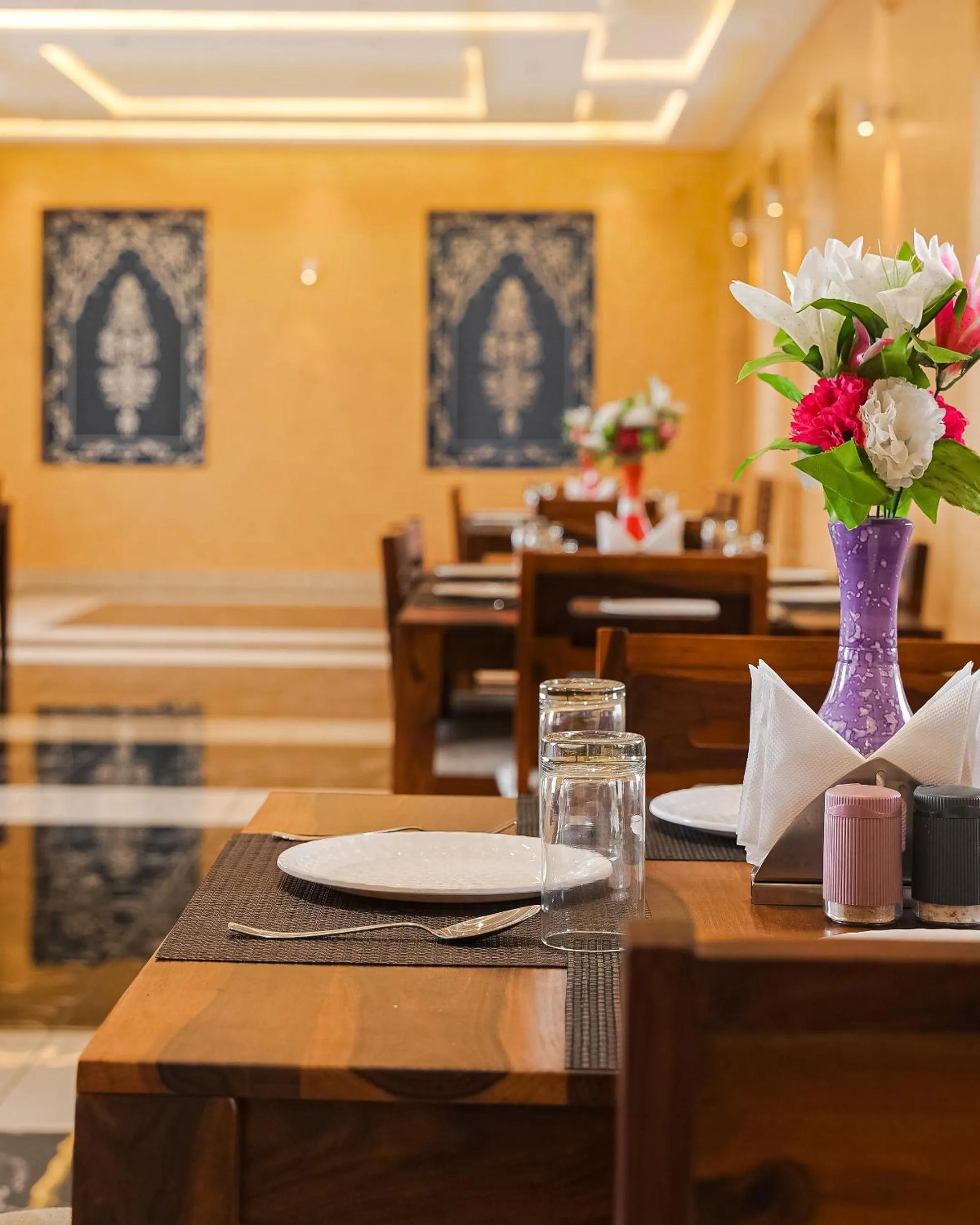 Restaurant/places to eat in Yashvrinda