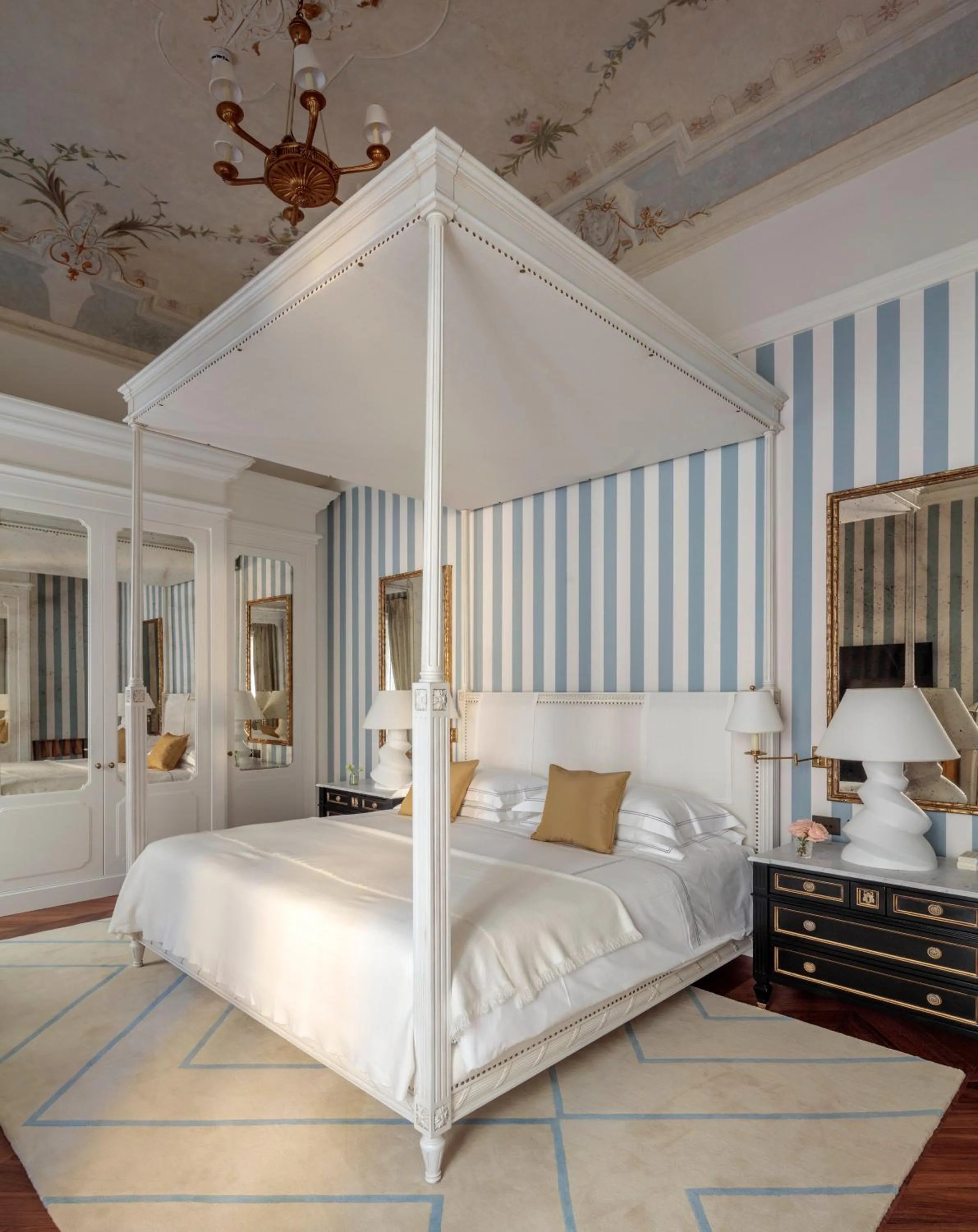 Bed in Rocco Forte House Via Manzoni Milan