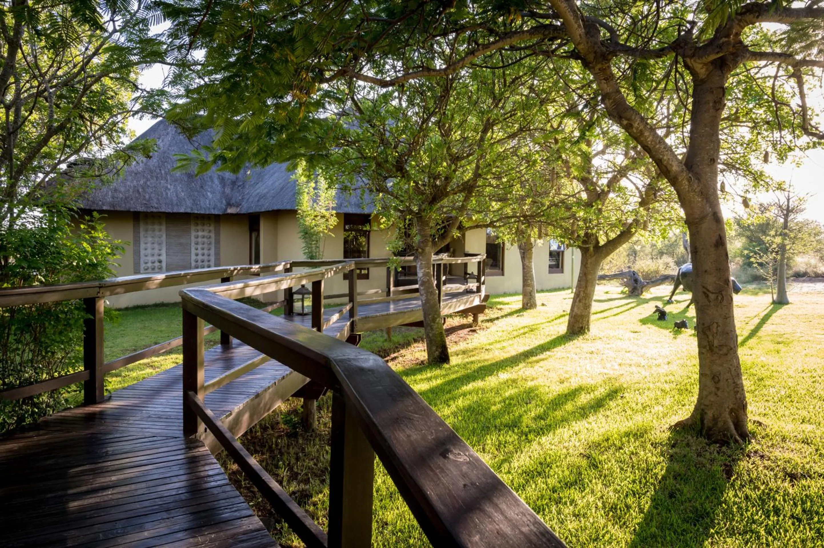 Property building in Makumu Private Game Lodge