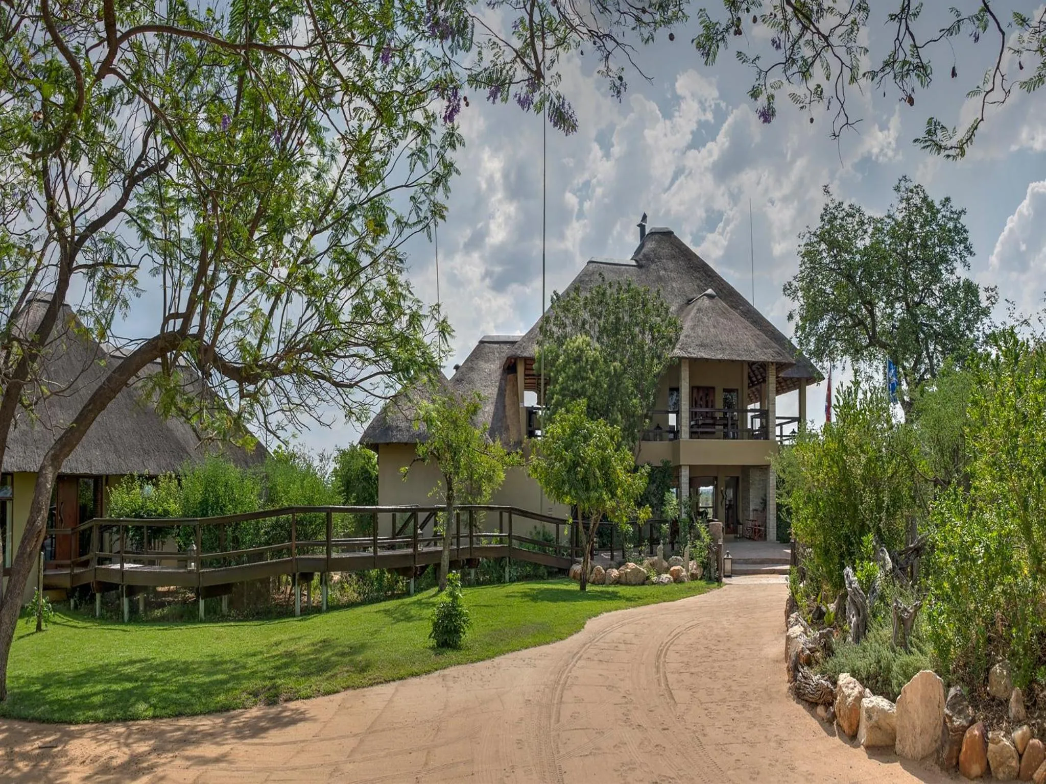 Property building in Makumu Private Game Lodge