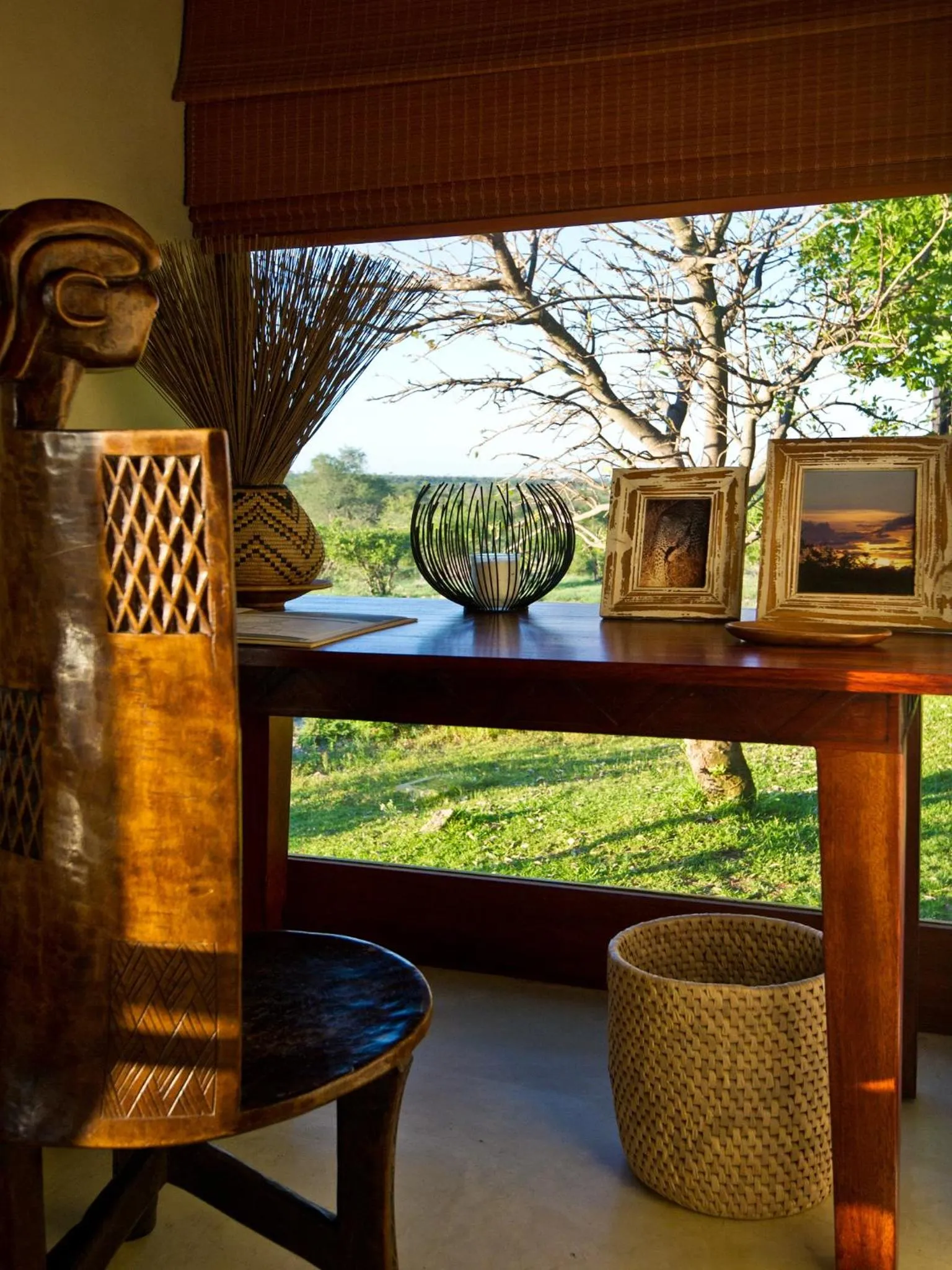 Communal lounge/ TV room in Makumu Private Game Lodge
