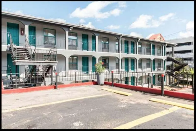 Motel 9 University-Downtown