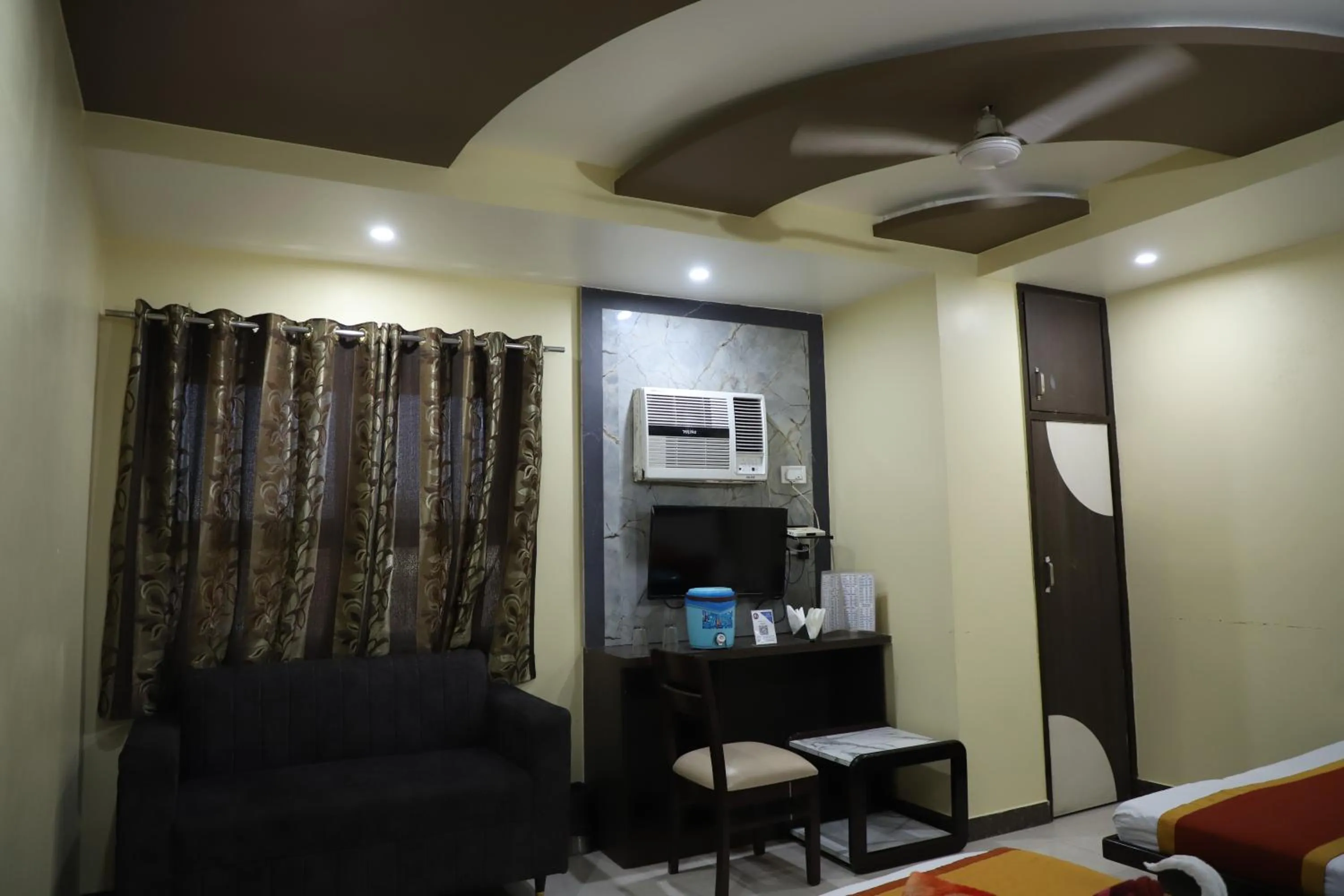 TV and multimedia, Bed in Hotel Mittal Inn