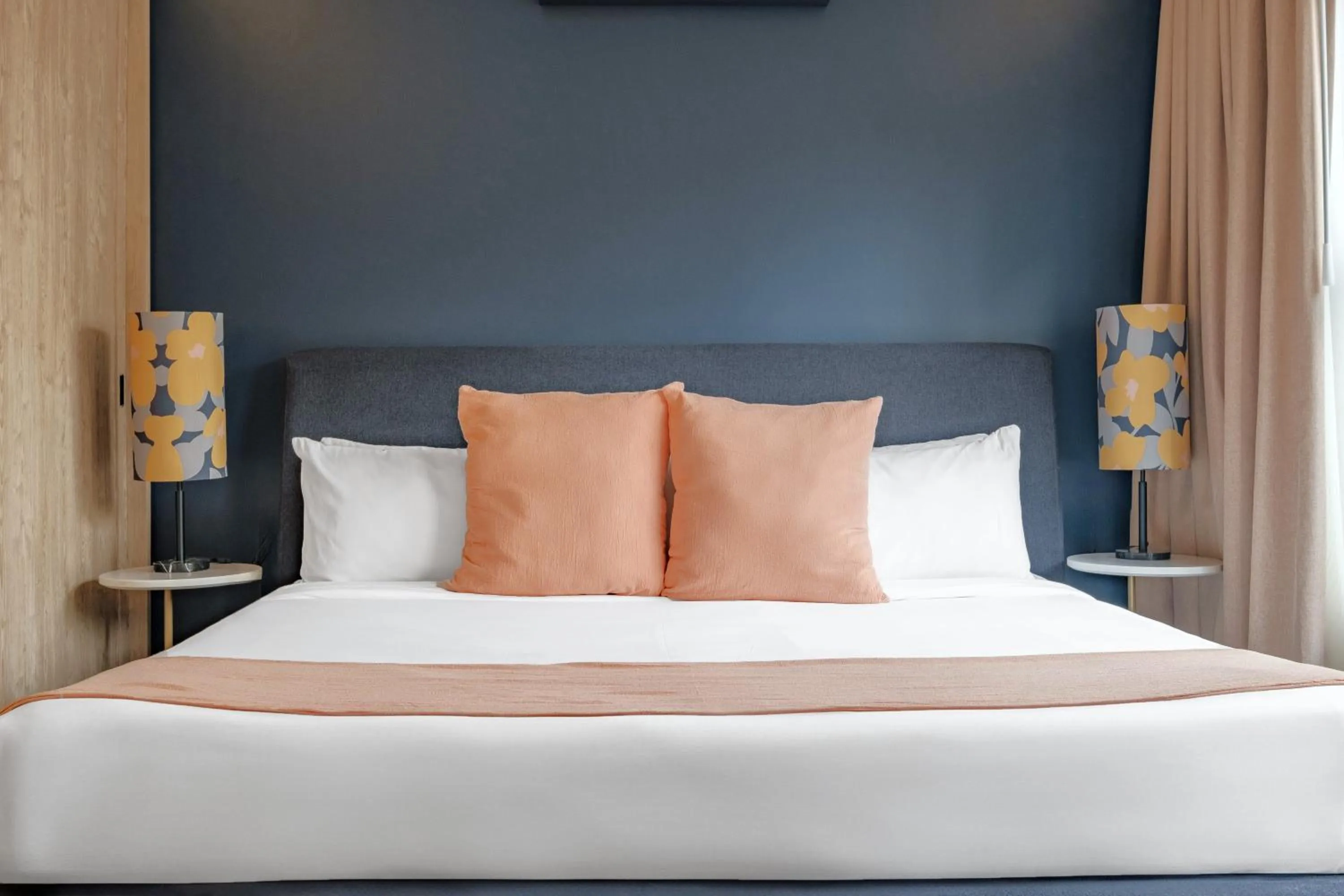 Bedroom, Bed in District Polanco by Lumina