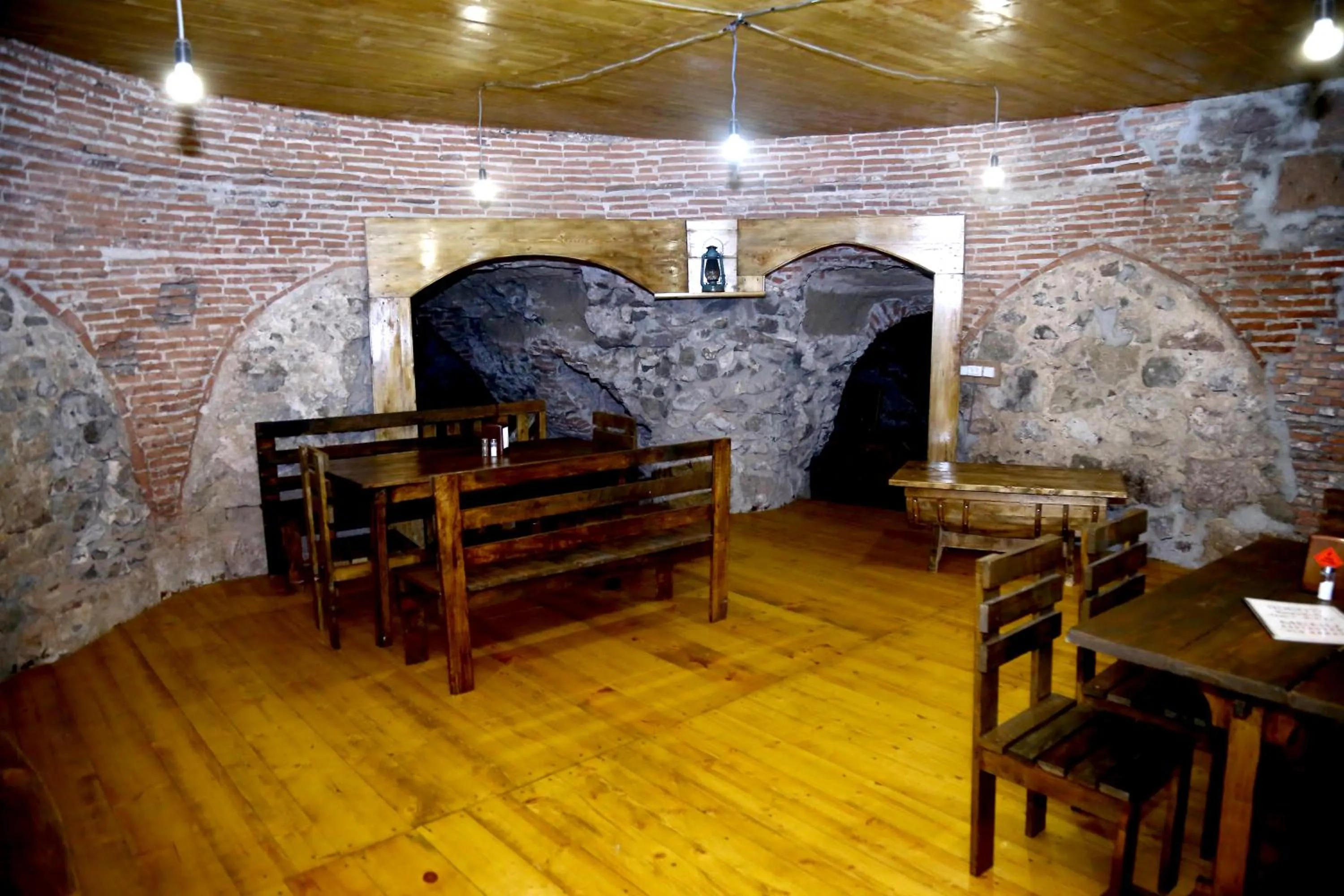 Restaurant/places to eat in Old Rabati