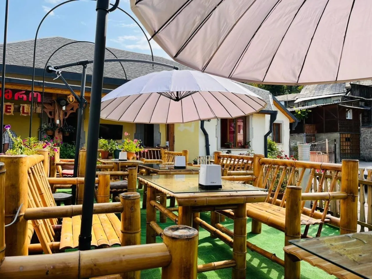 Restaurant/places to eat in Old Rabati