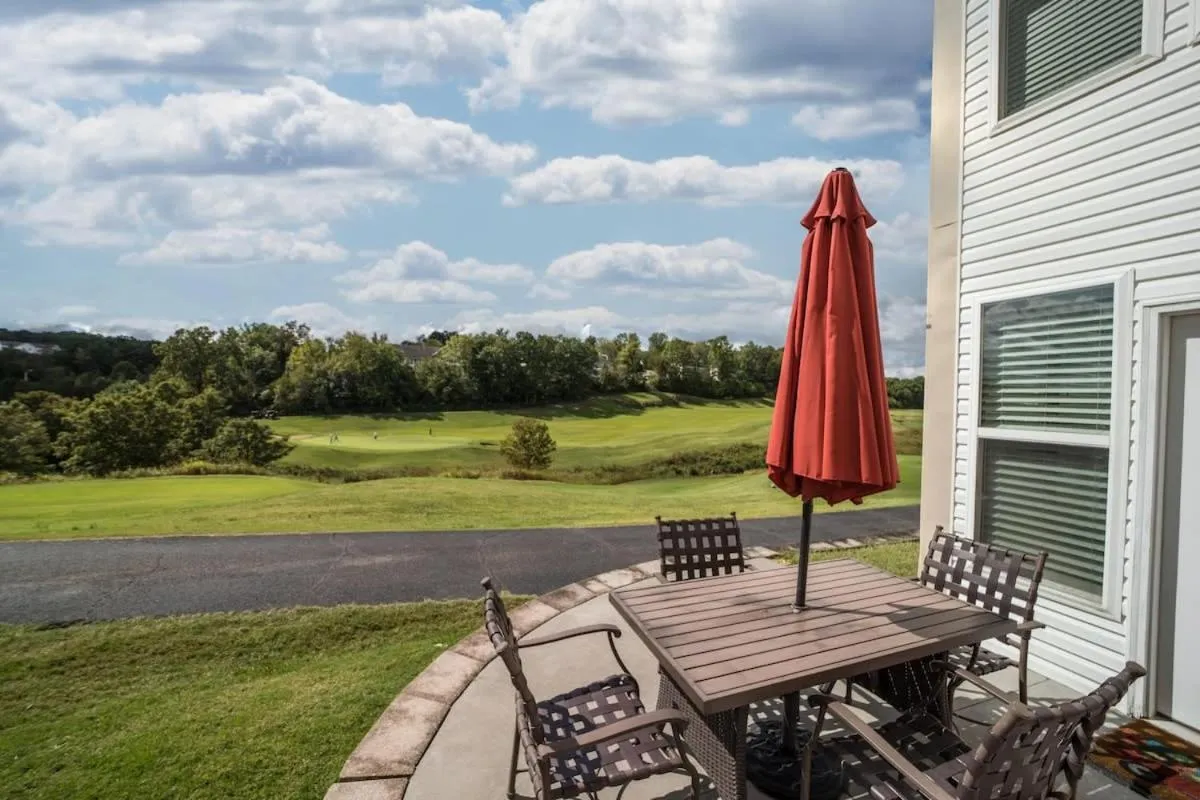 Little House on the Fairway- Luxury Golf Condo