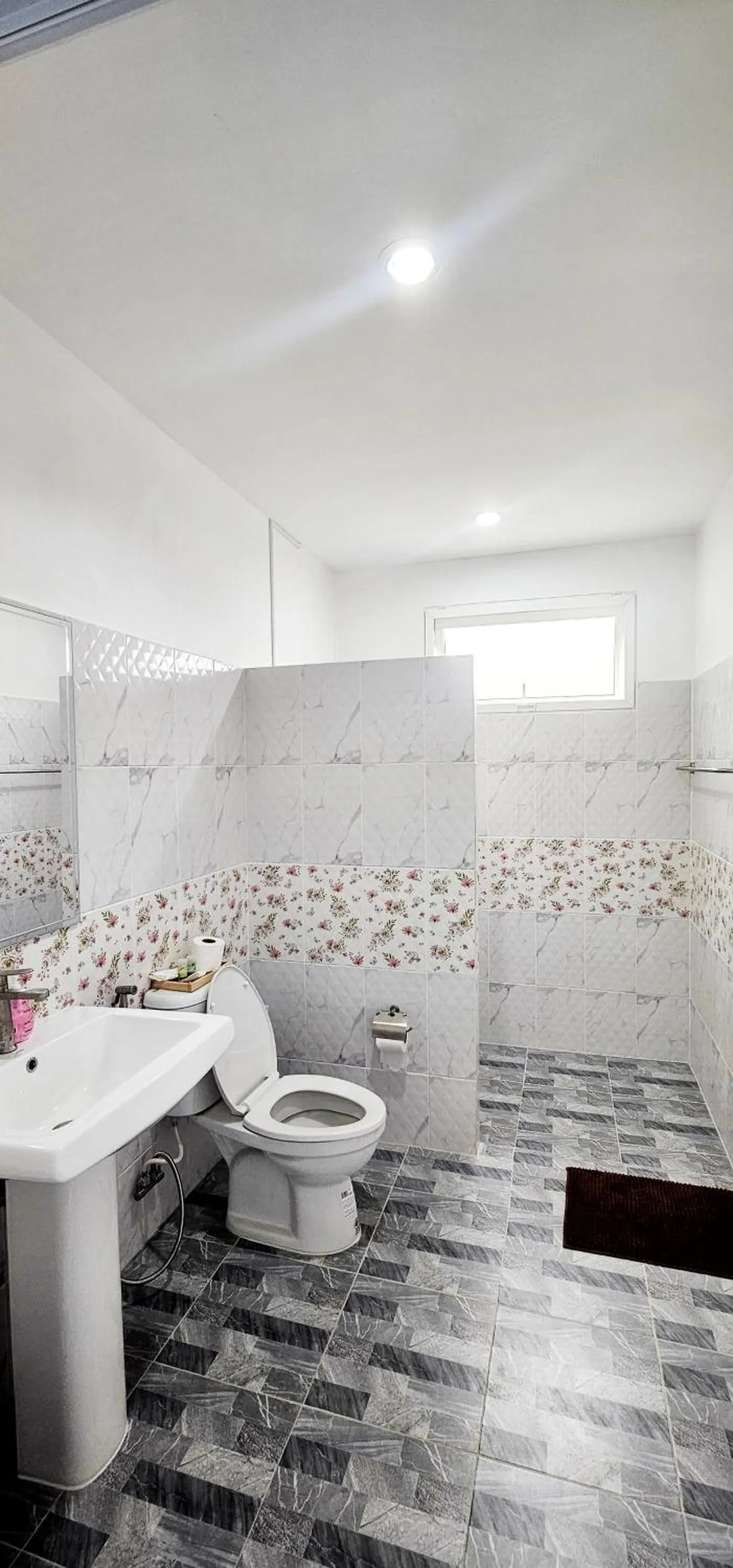 Toilet in Tiny Island Lake Lodge