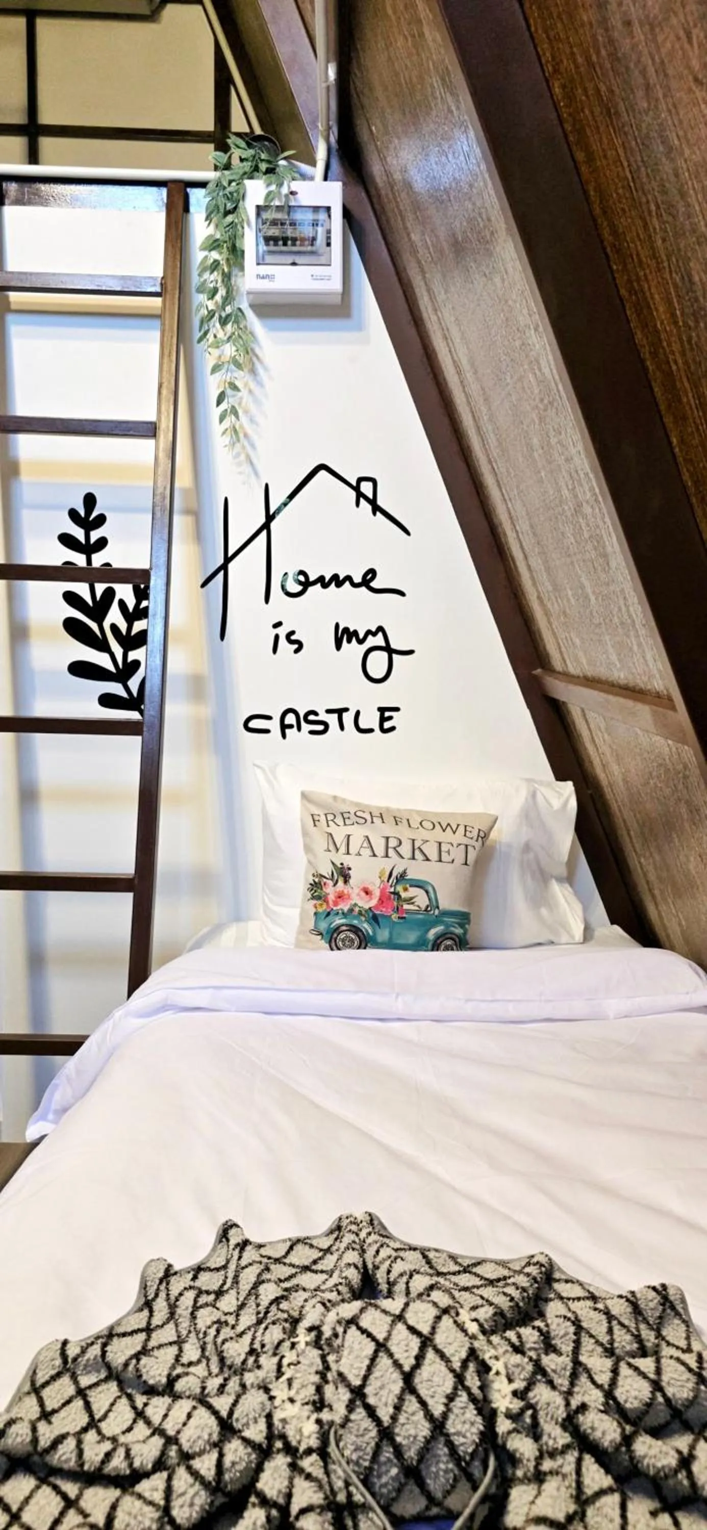 Bed in Tiny Island Lake Lodge