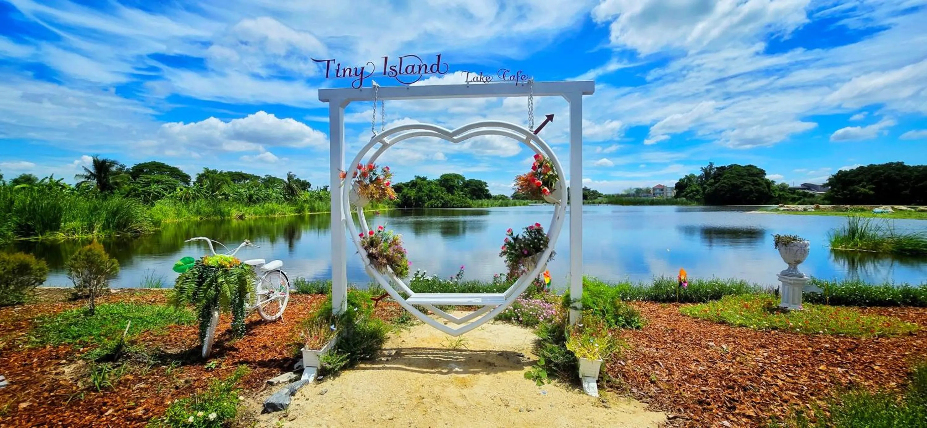 Garden in Tiny Island Lake Lodge
