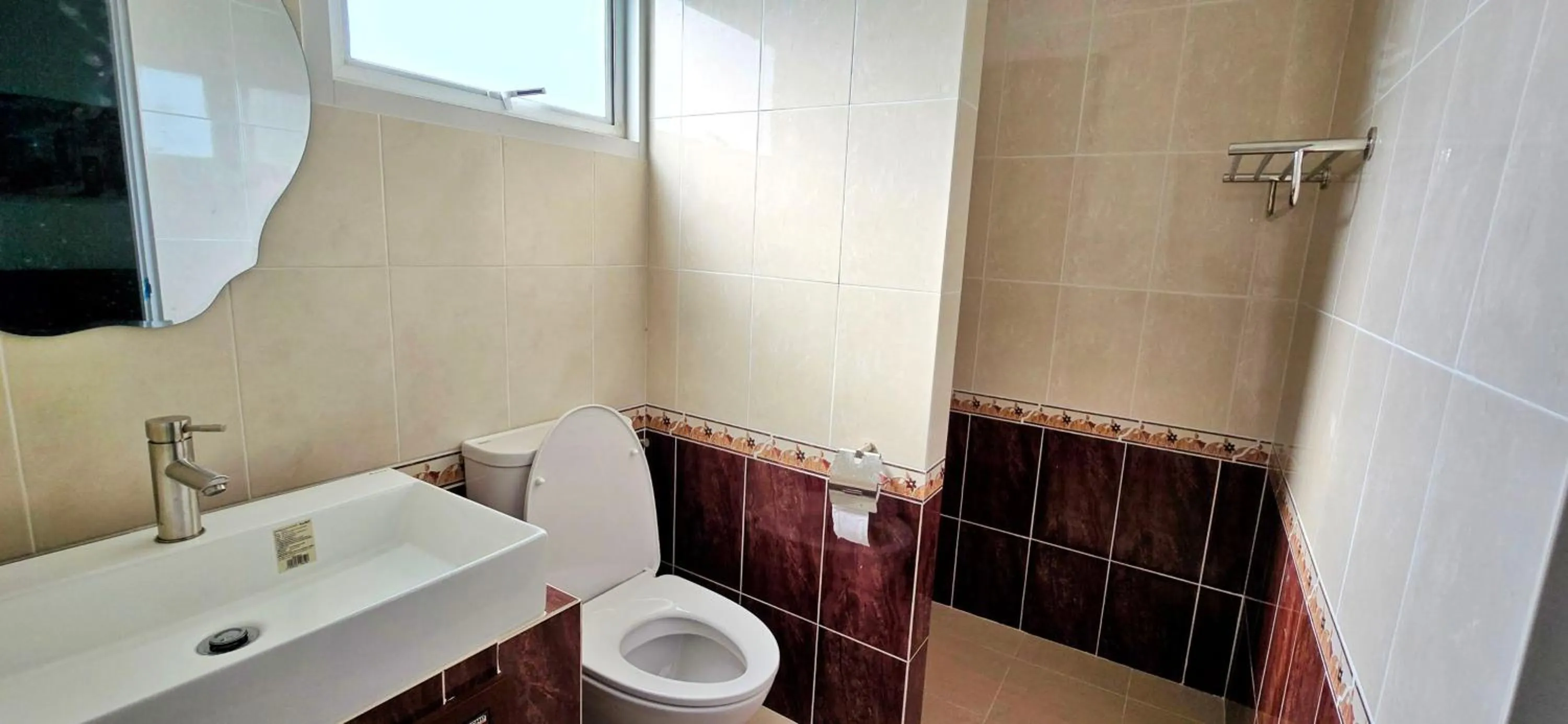 Toilet in Tiny Island Lake Lodge