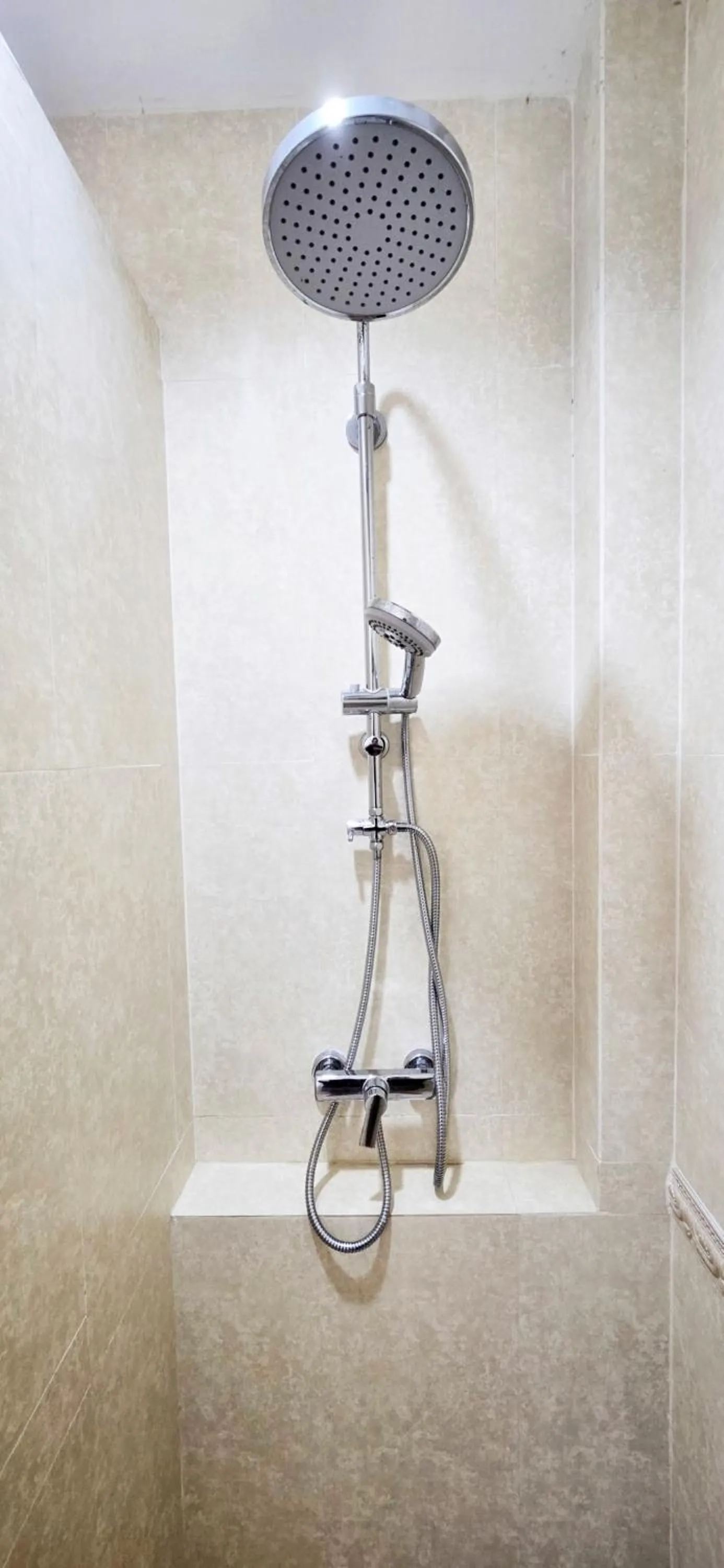 Shower in Tiny Island Lake Lodge