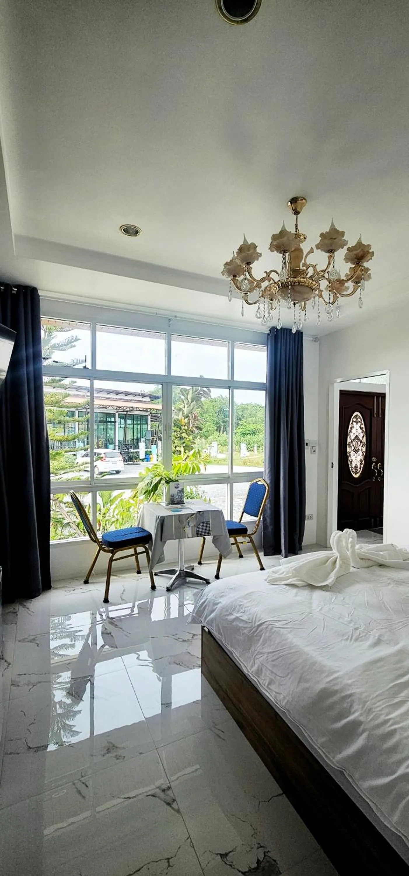 View (from property/room), Bed in Tiny Island Lake Lodge