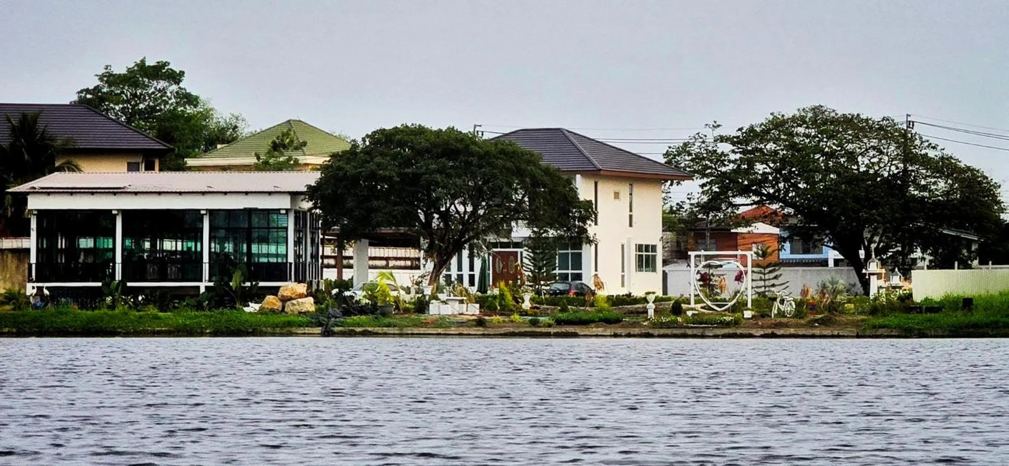 Garden in Tiny Island Lake Lodge
